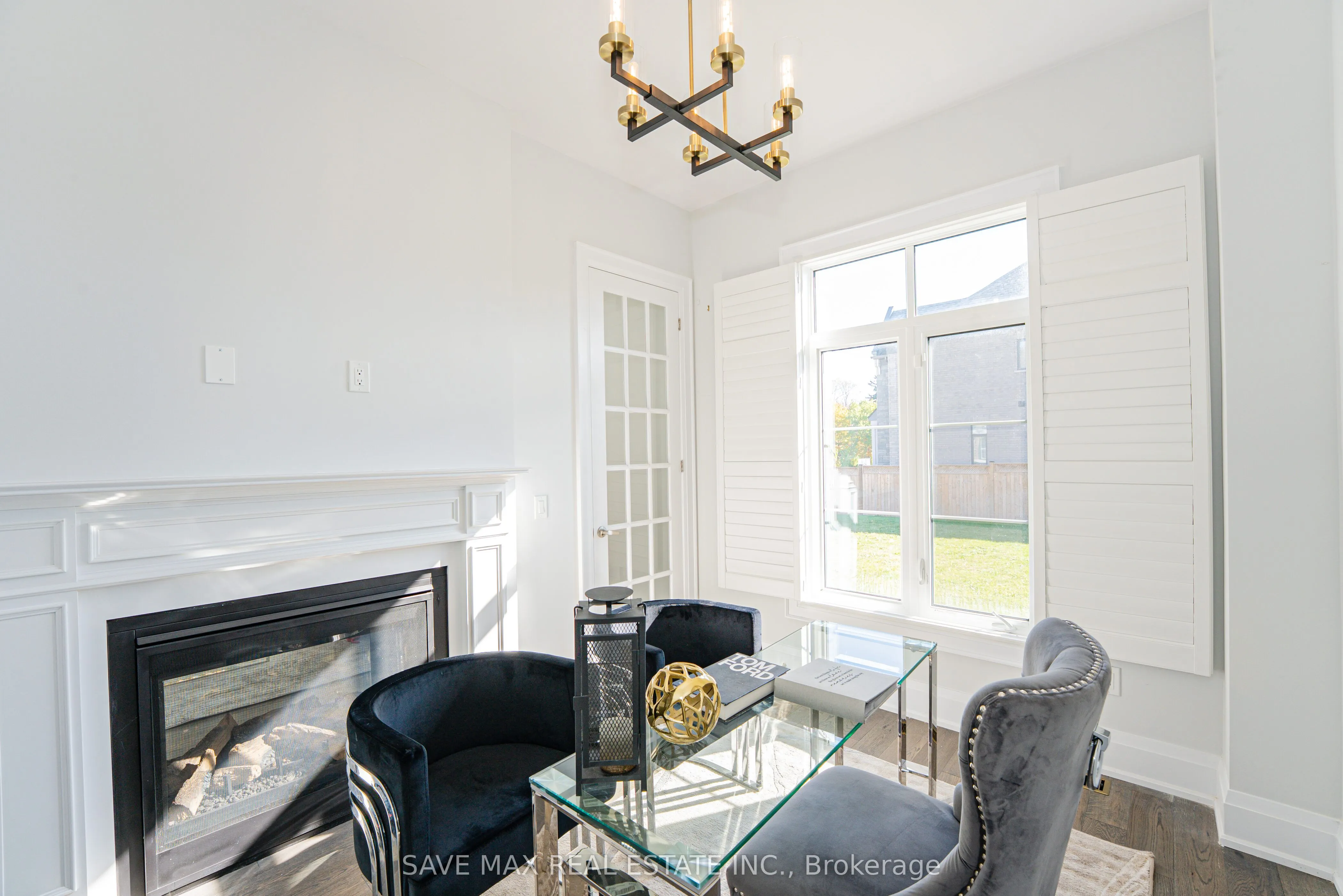 1250 UPPER THAMES Drive