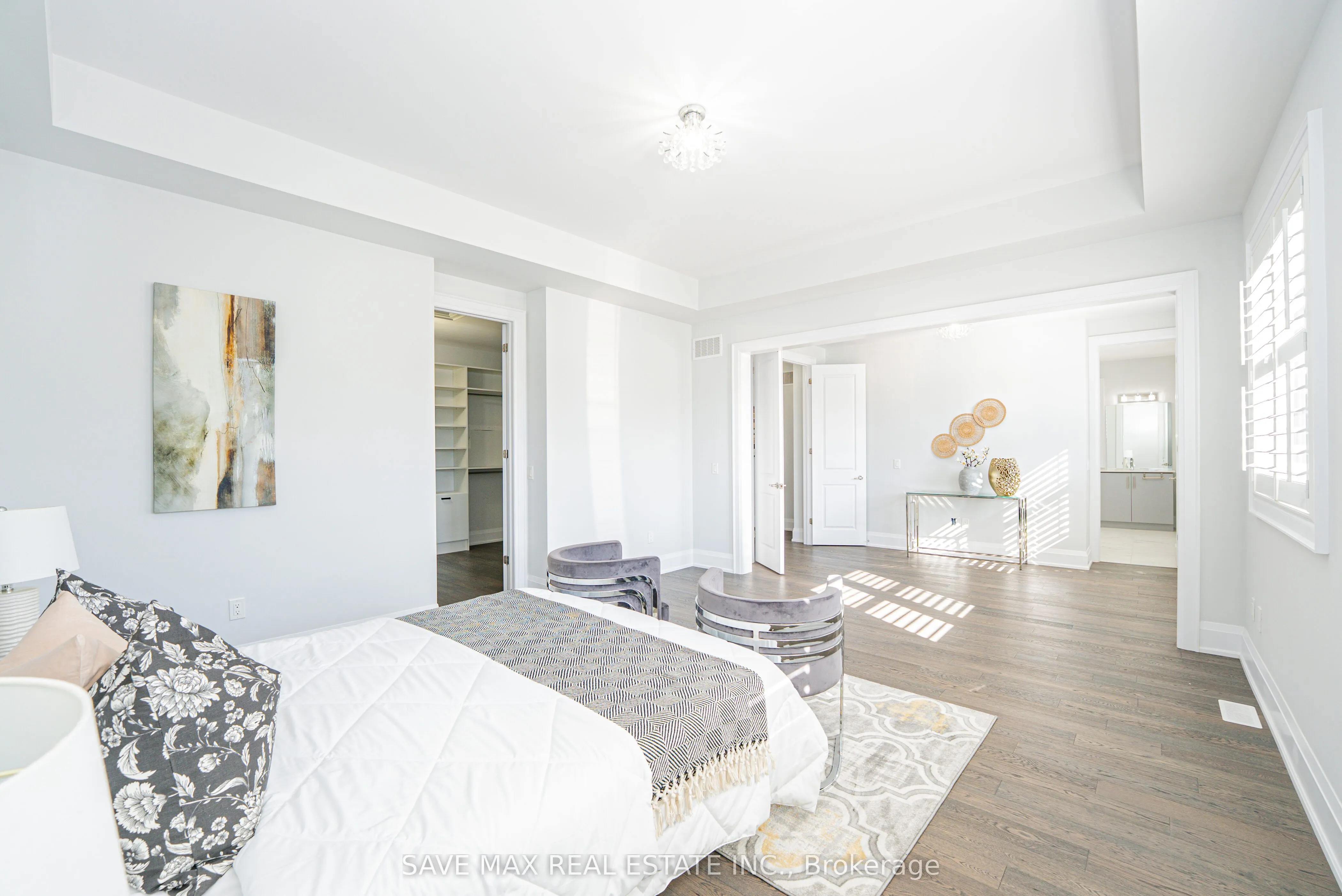 1250 UPPER THAMES Drive