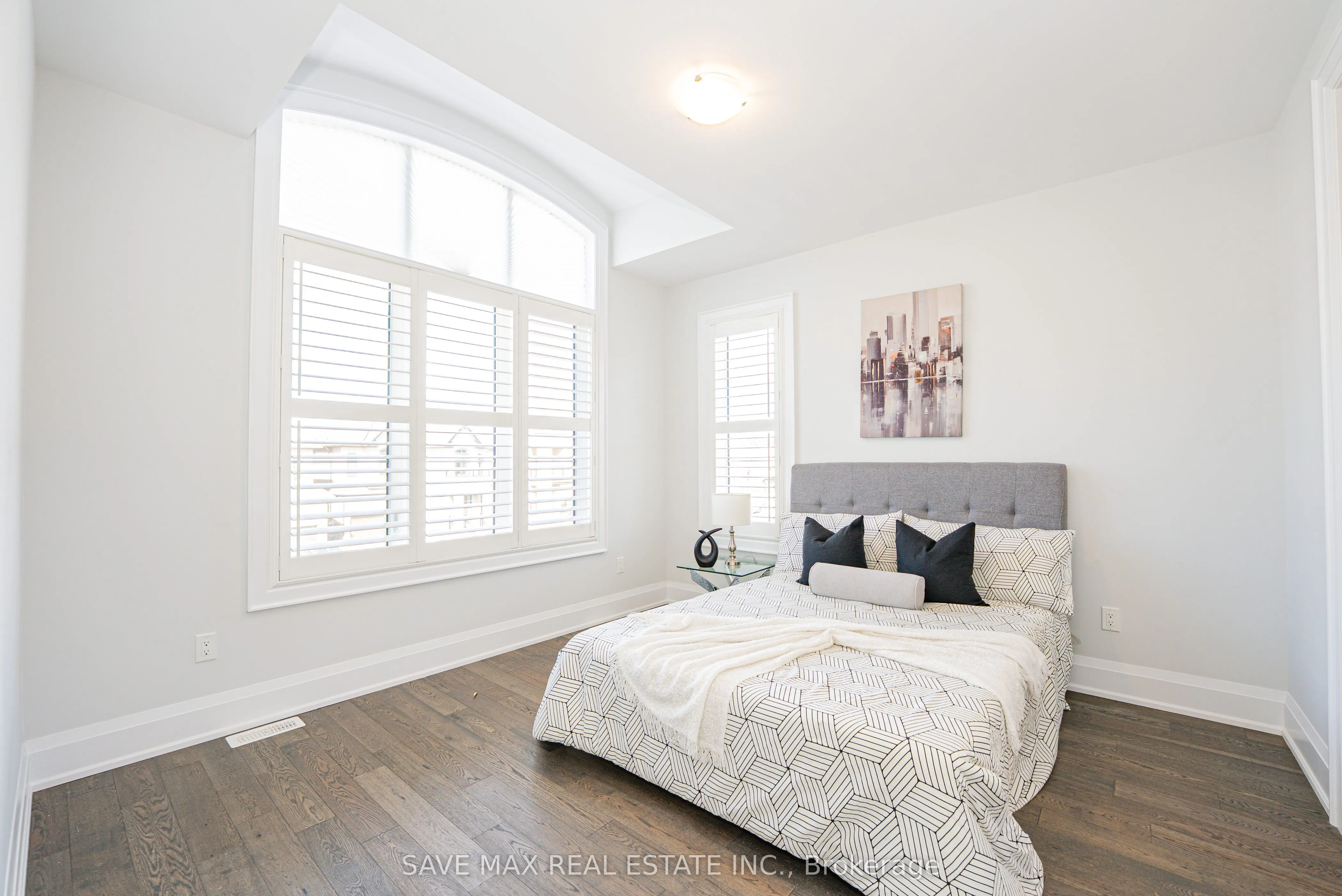 1250 UPPER THAMES Drive