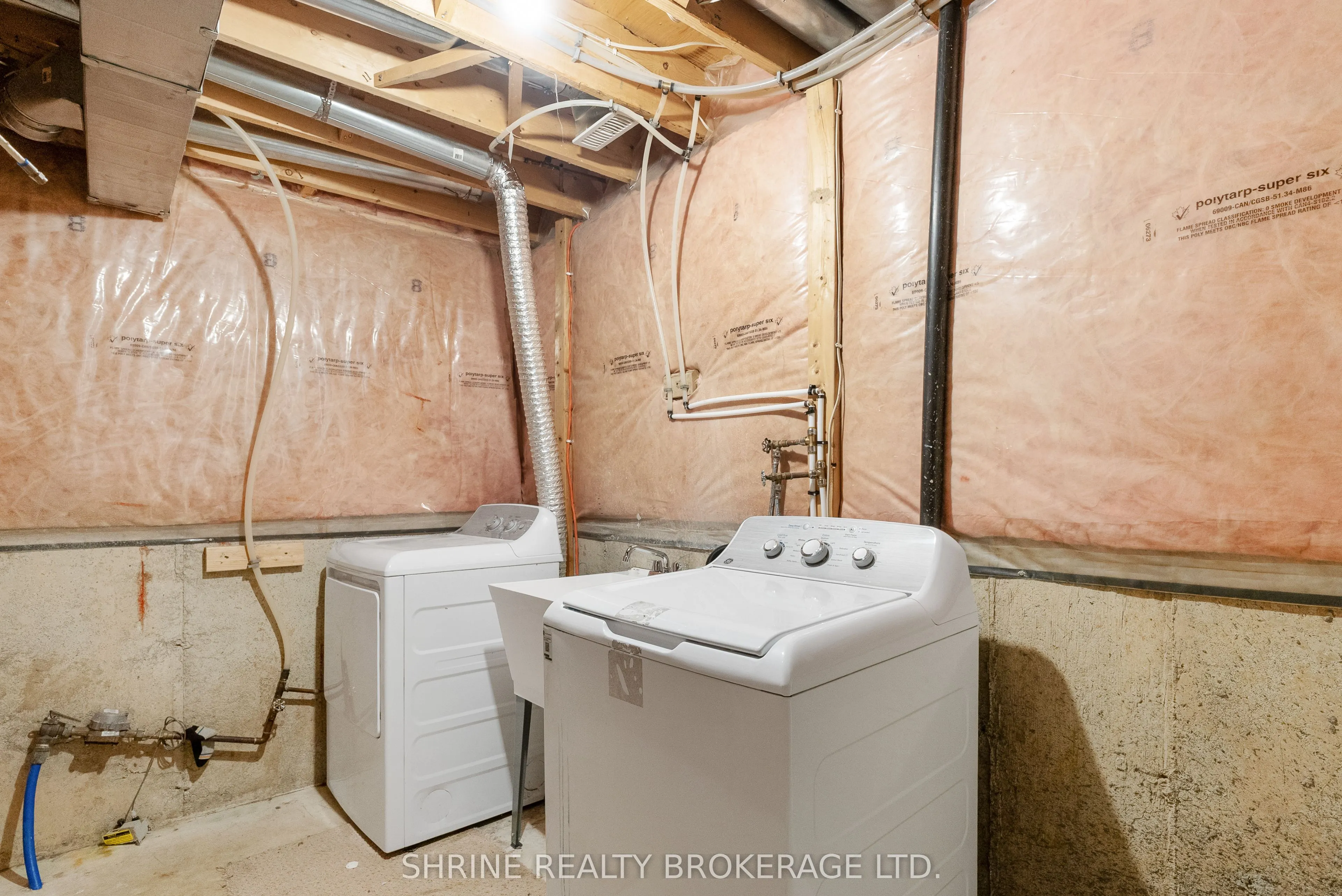 899 Bradshaw Crescent