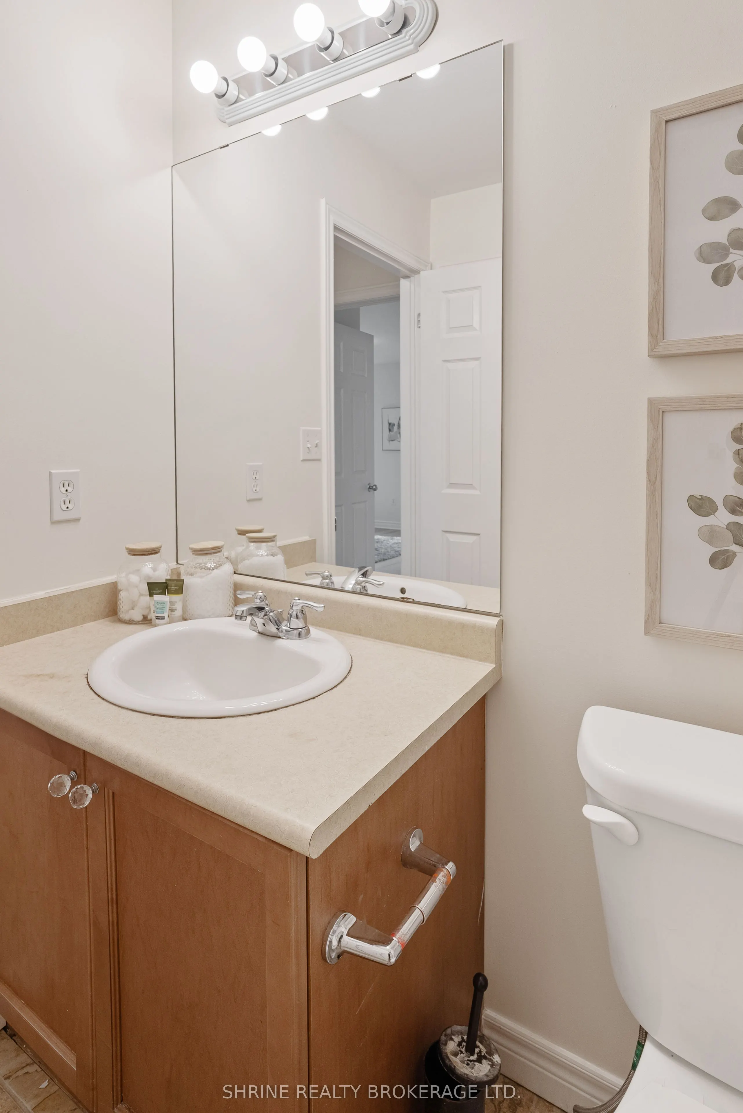 899 Bradshaw Crescent