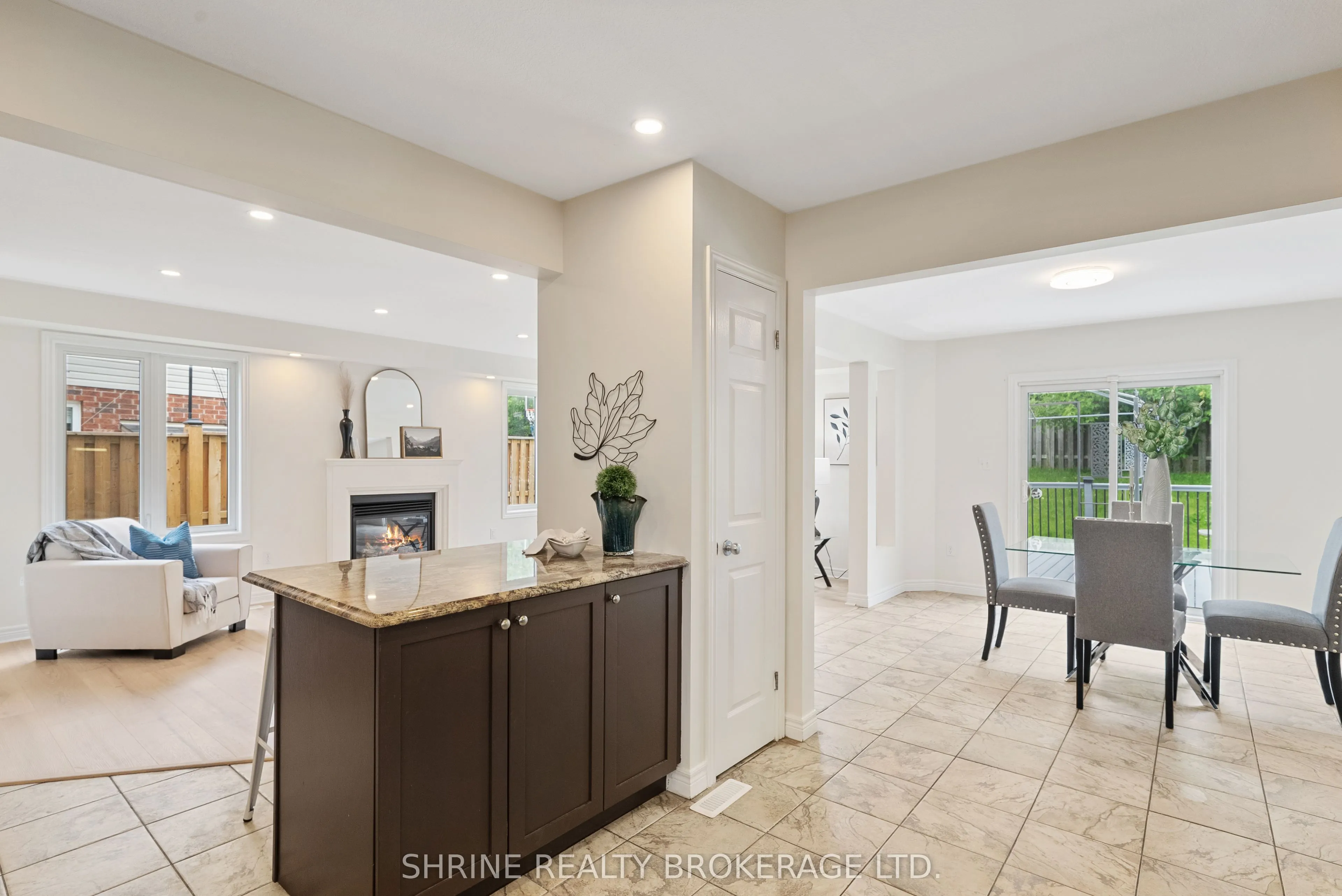 899 Bradshaw Crescent