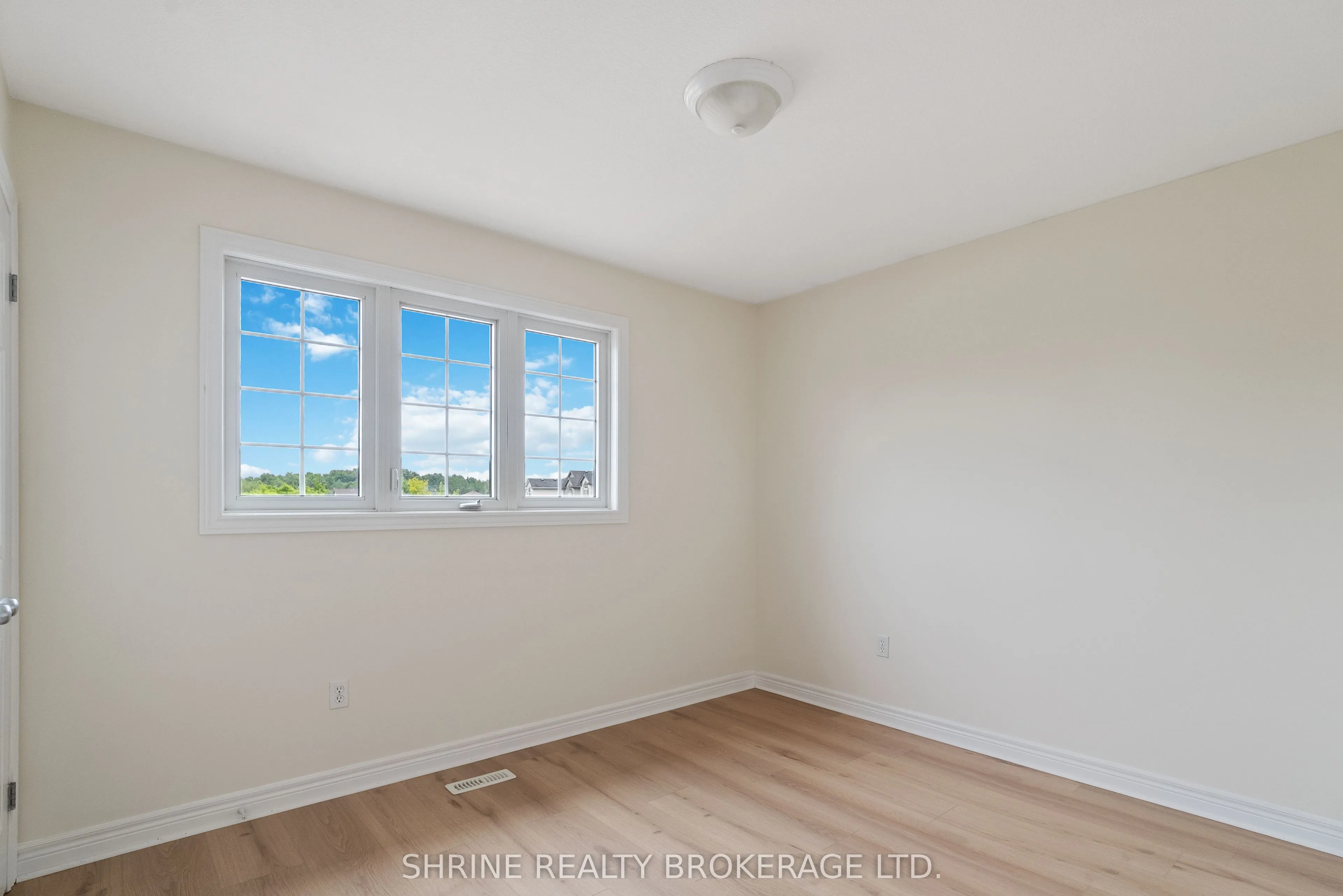 899 Bradshaw Crescent