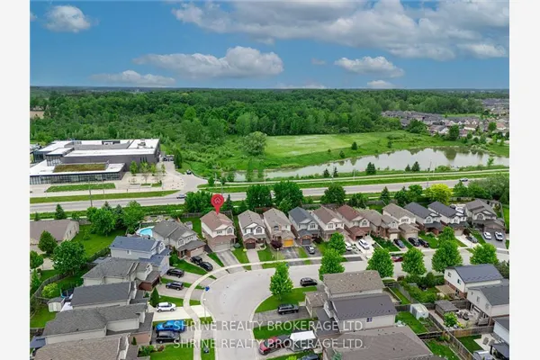 899 Bradshaw Crescent