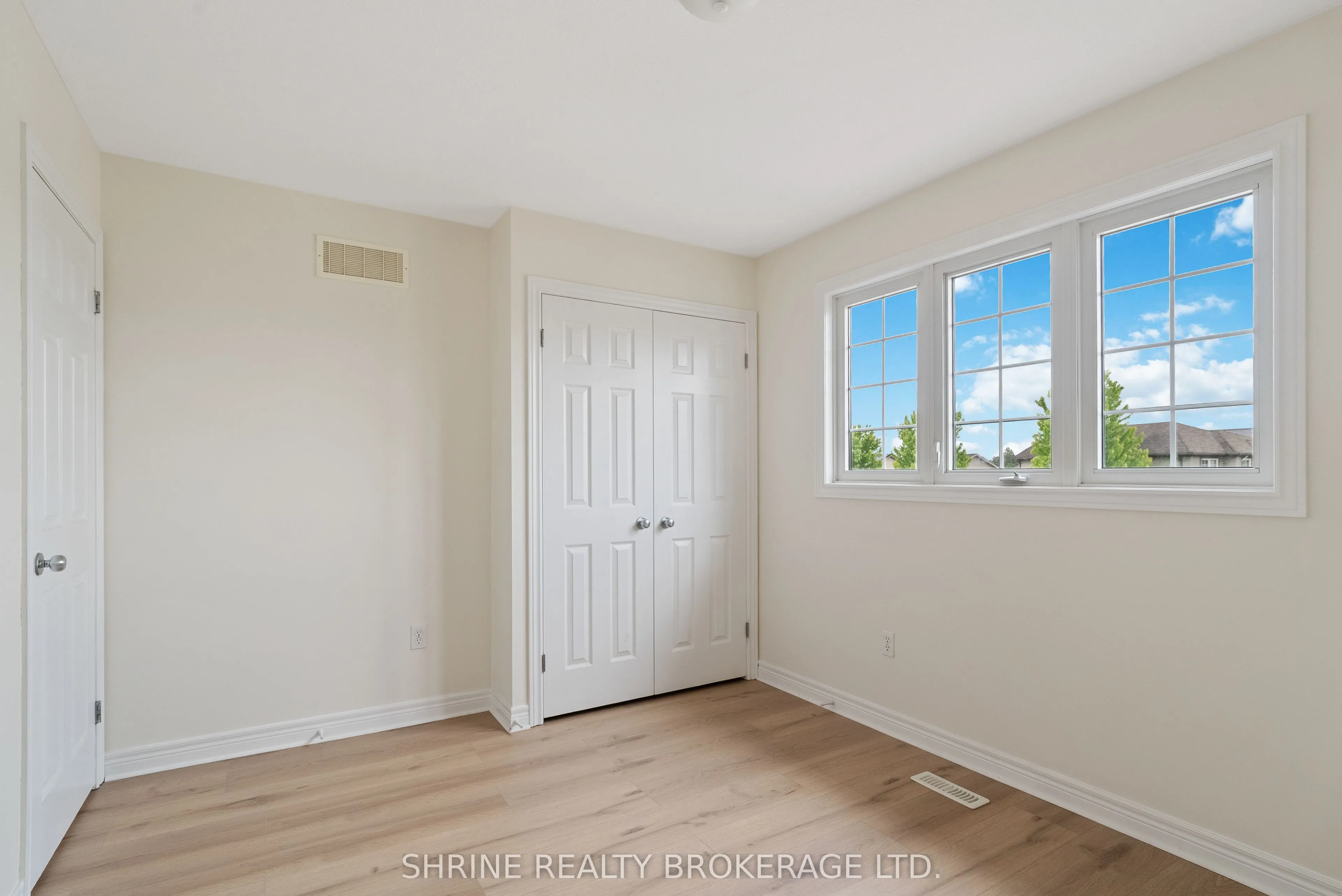 899 Bradshaw Crescent