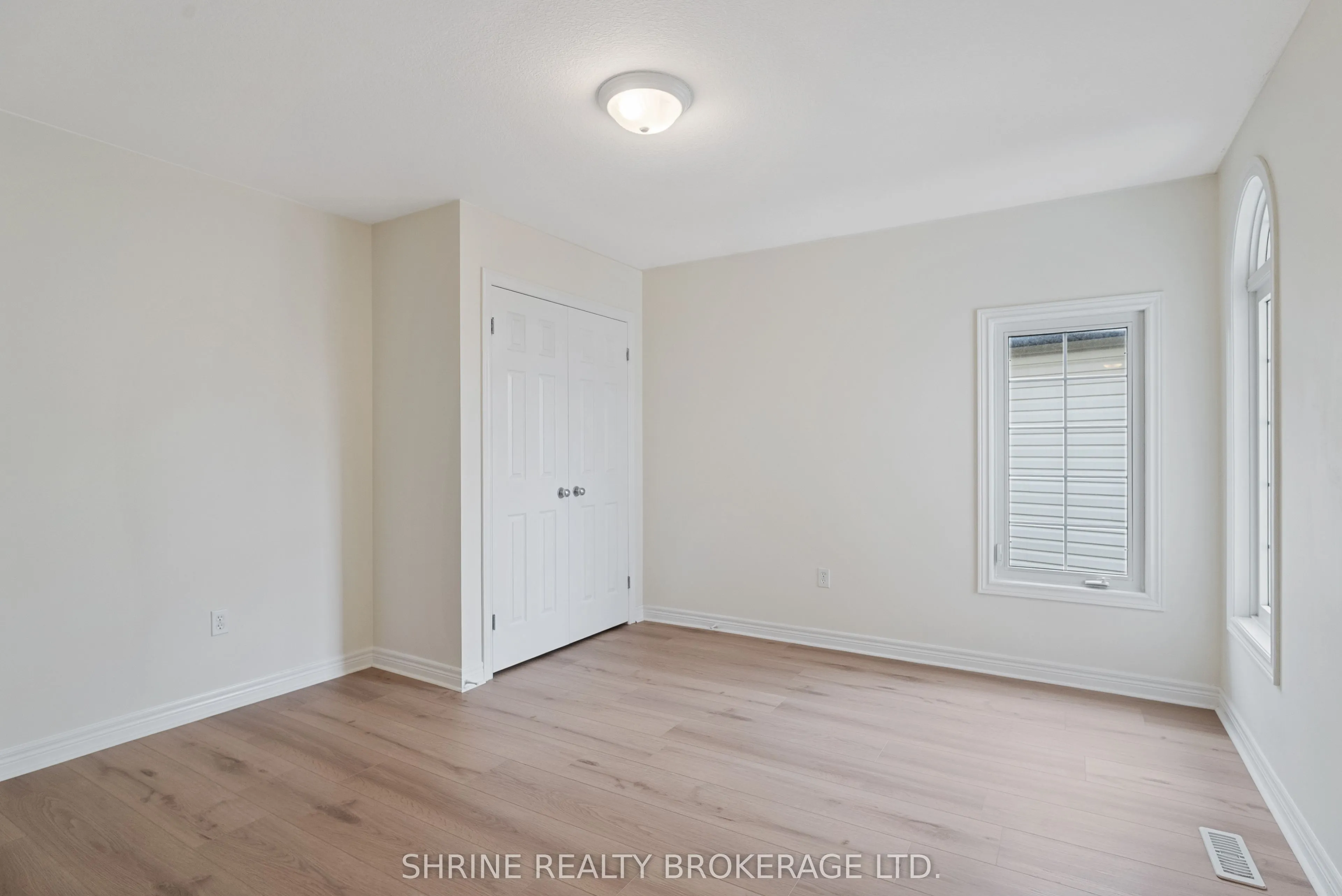 899 Bradshaw Crescent