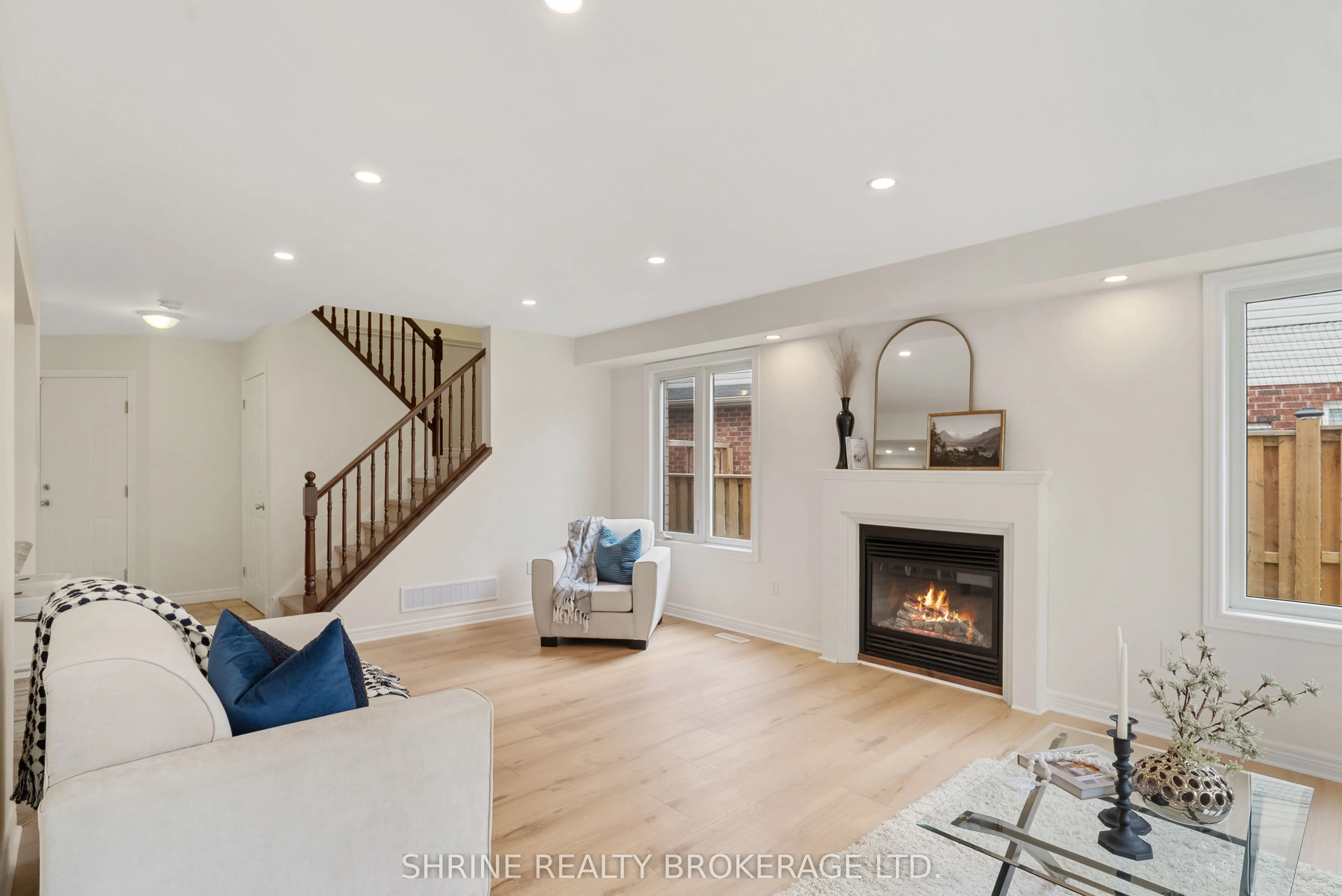 899 Bradshaw Crescent