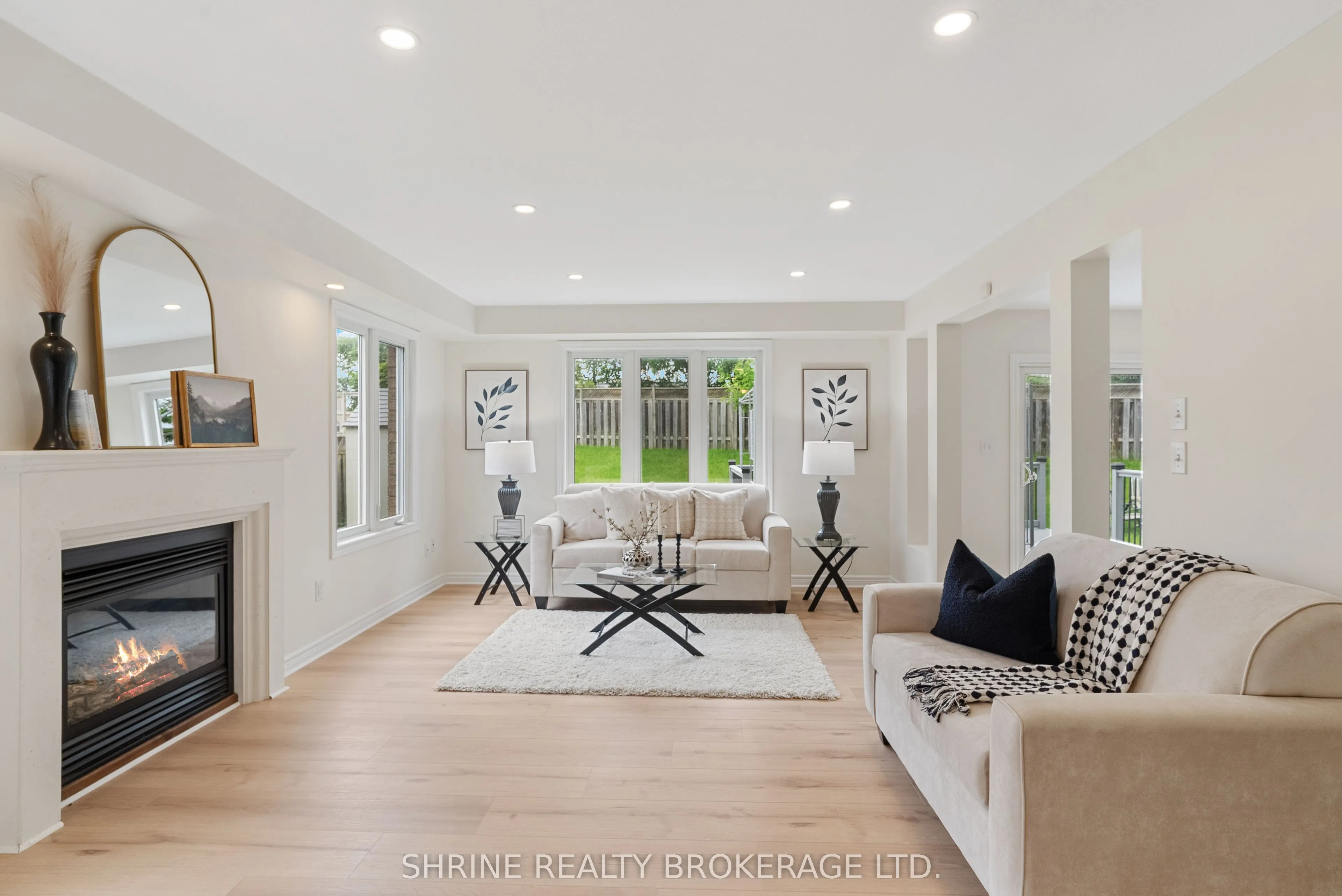 899 Bradshaw Crescent