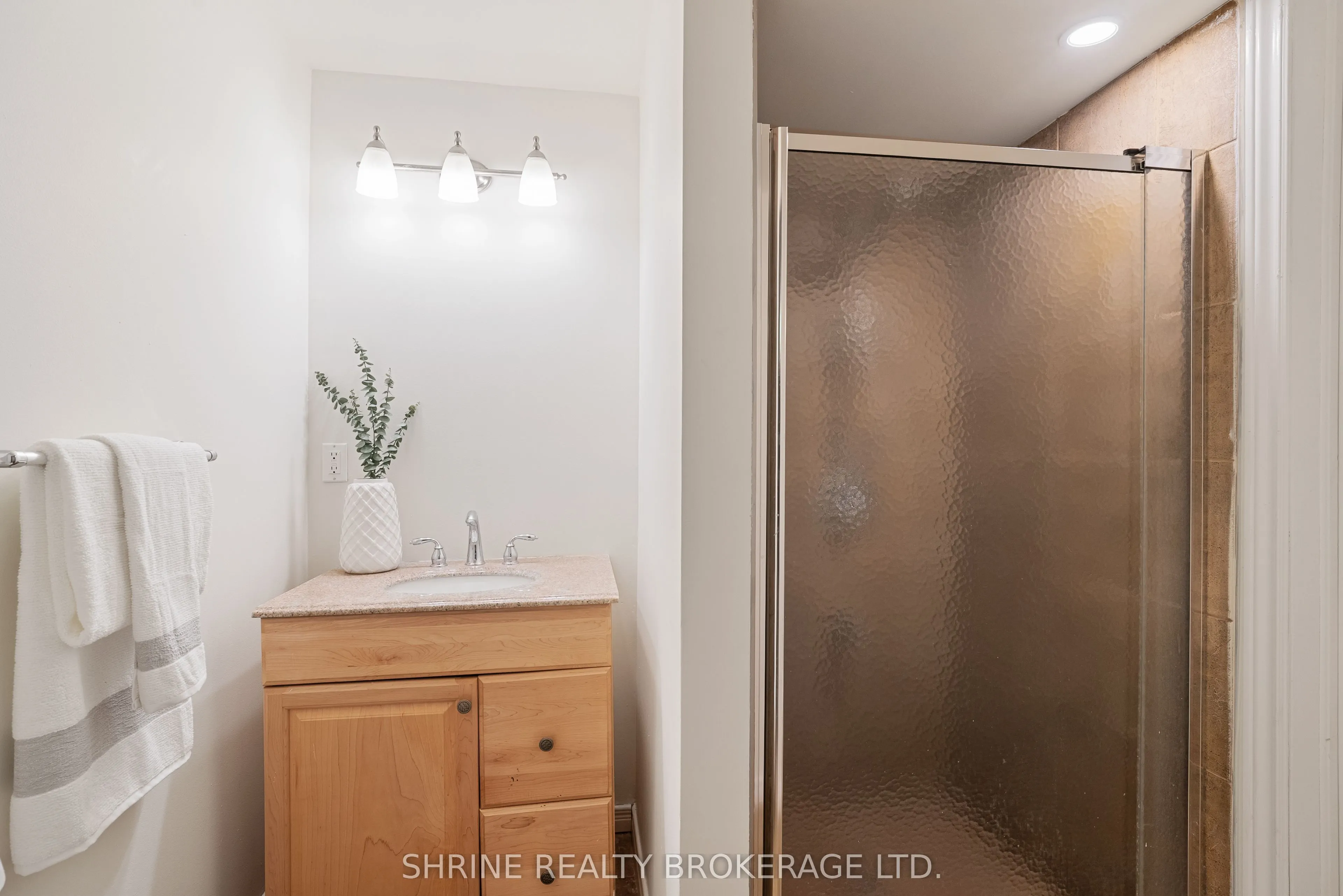 899 Bradshaw Crescent