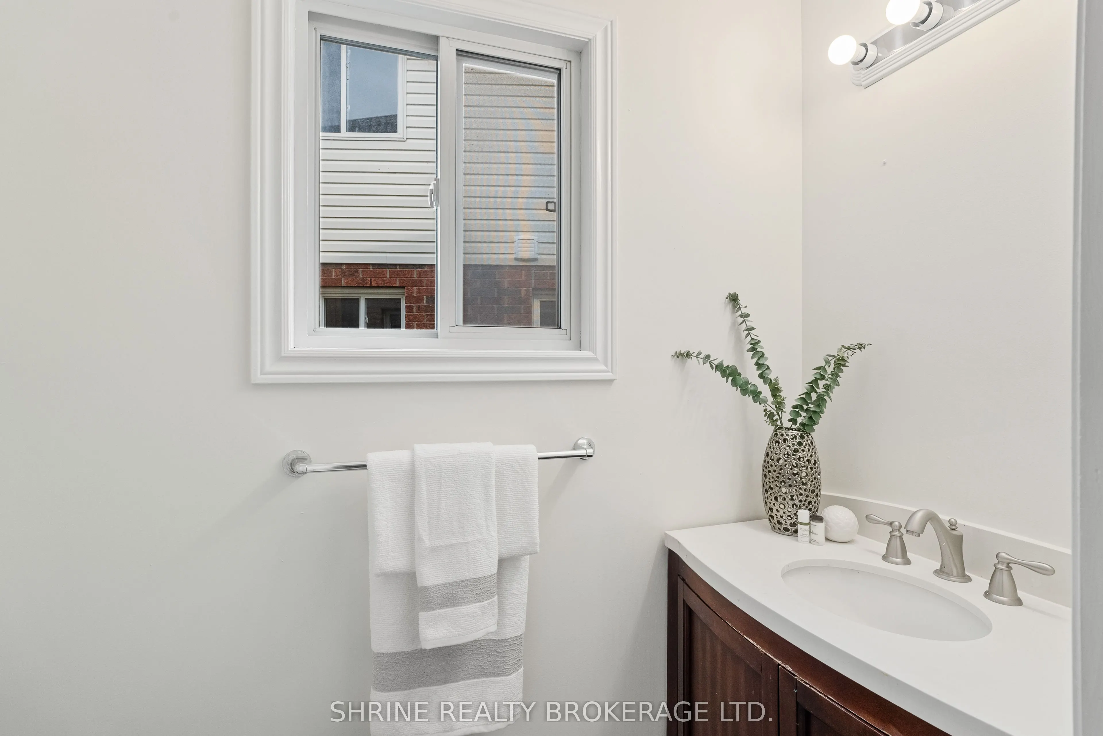 899 Bradshaw Crescent