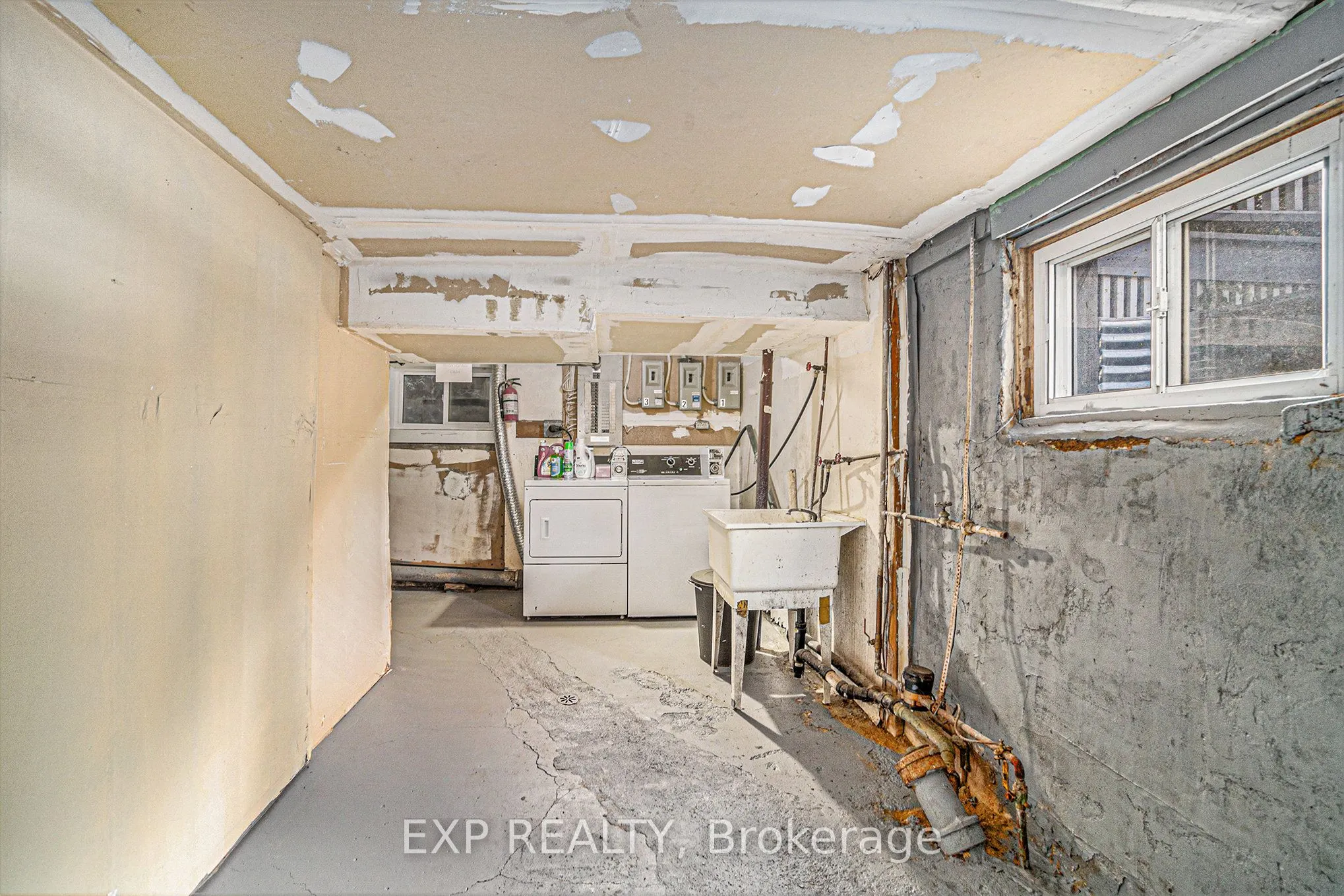 350 Fifth Avenue, #2