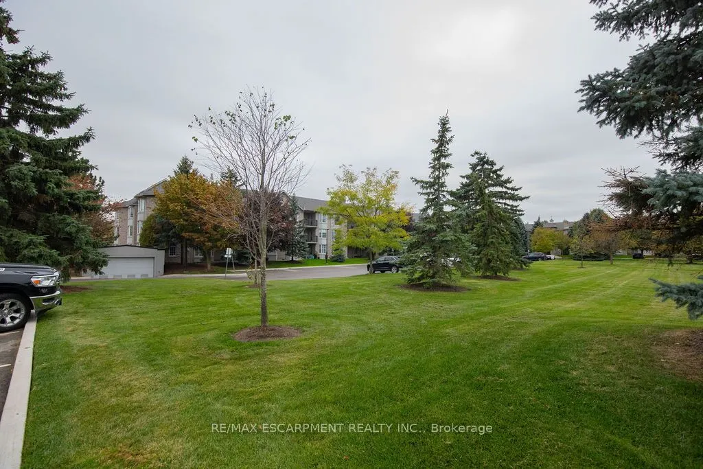 990 Golf Links Road, #202