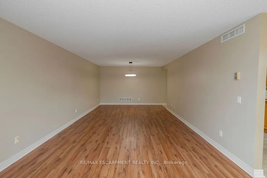 990 Golf Links Road, #202