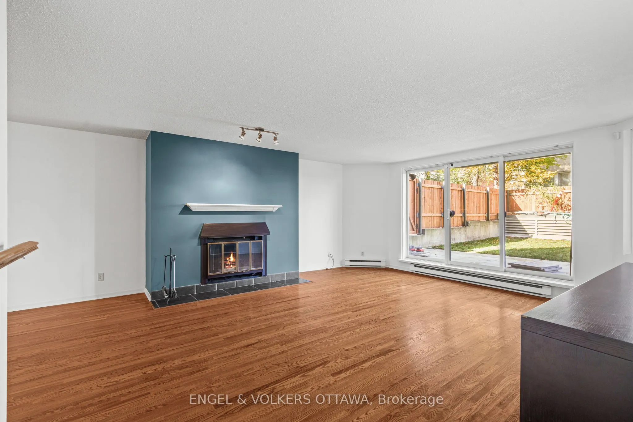 295 Gilmour Street, #103