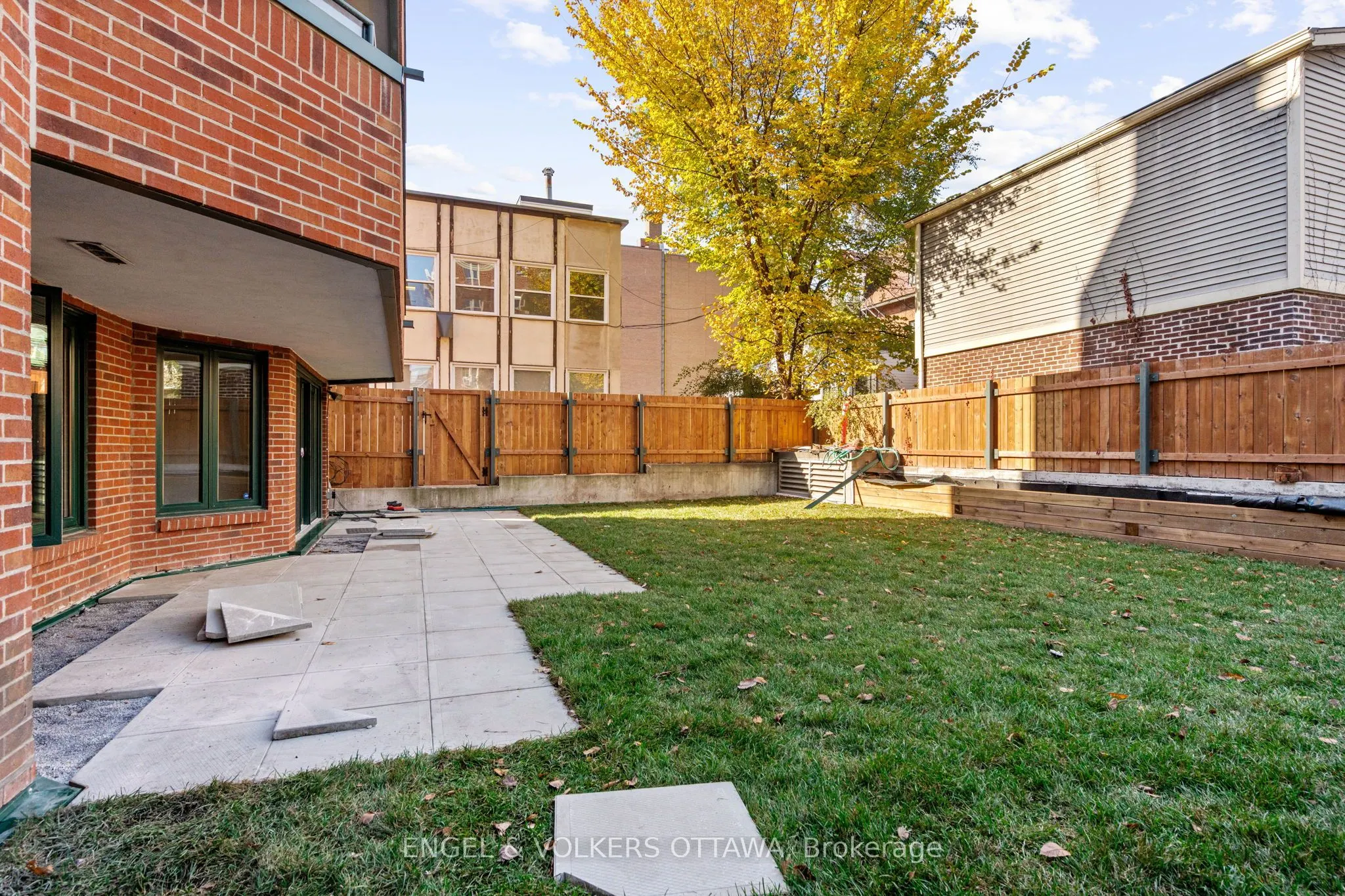 295 Gilmour Street, #103