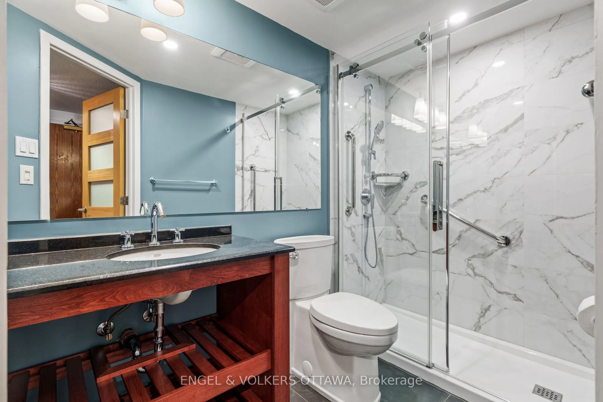 295 Gilmour Street, #103