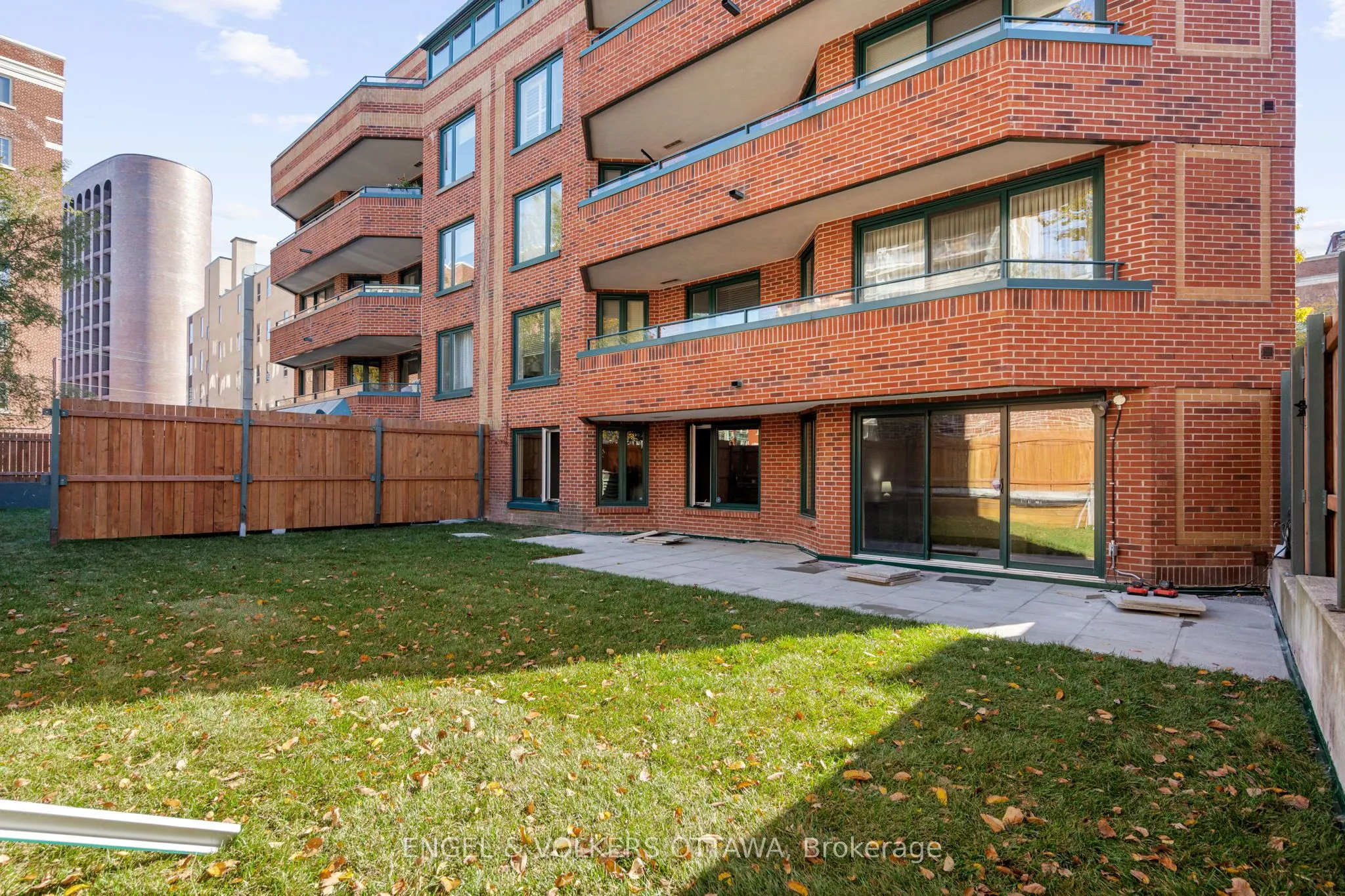 295 Gilmour Street, #103