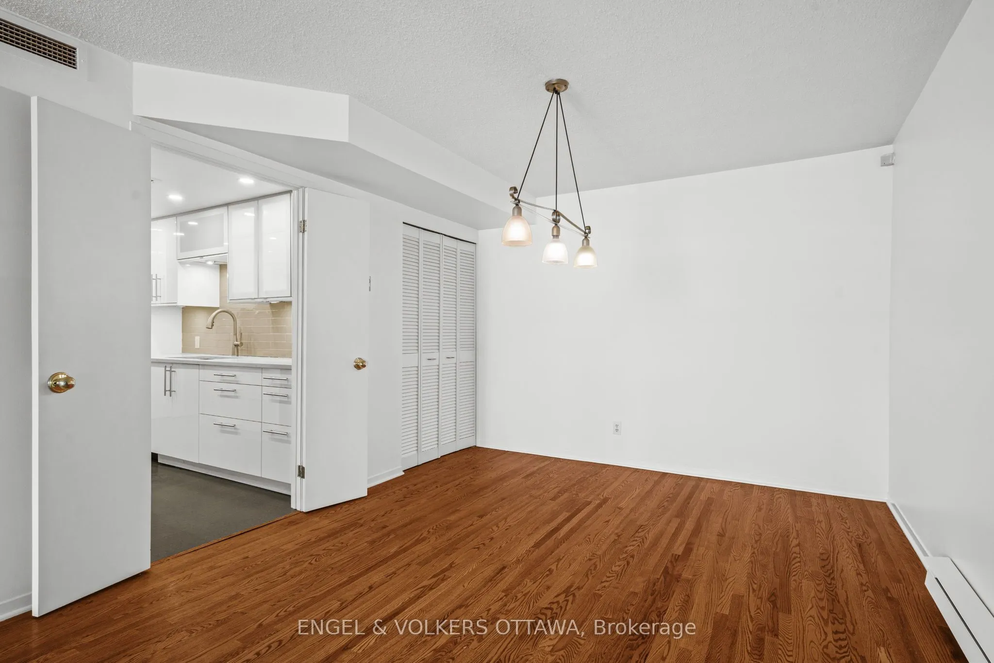 295 Gilmour Street, #103