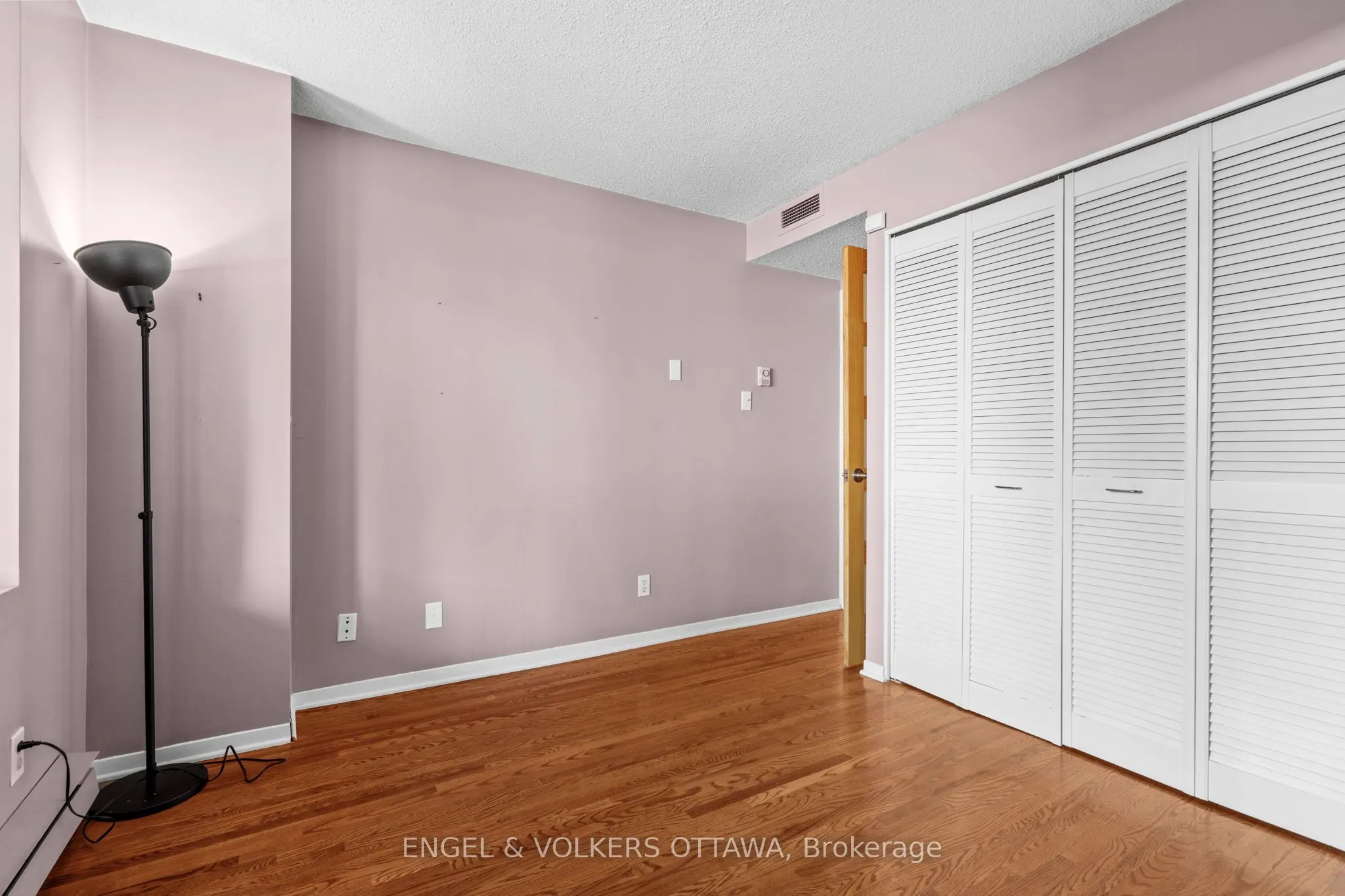 295 Gilmour Street, #103