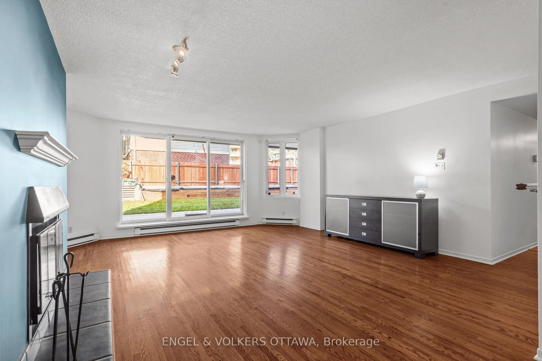 295 Gilmour Street, #103