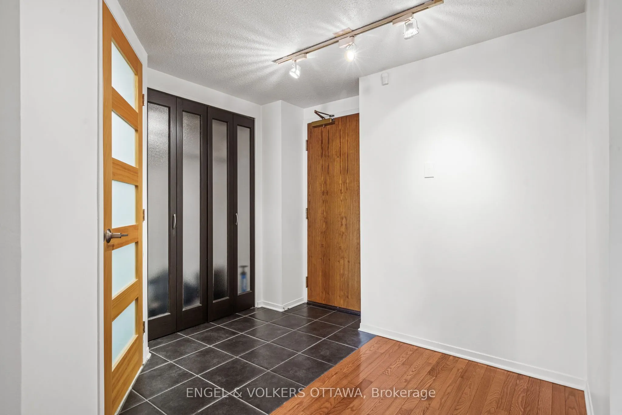 295 Gilmour Street, #103