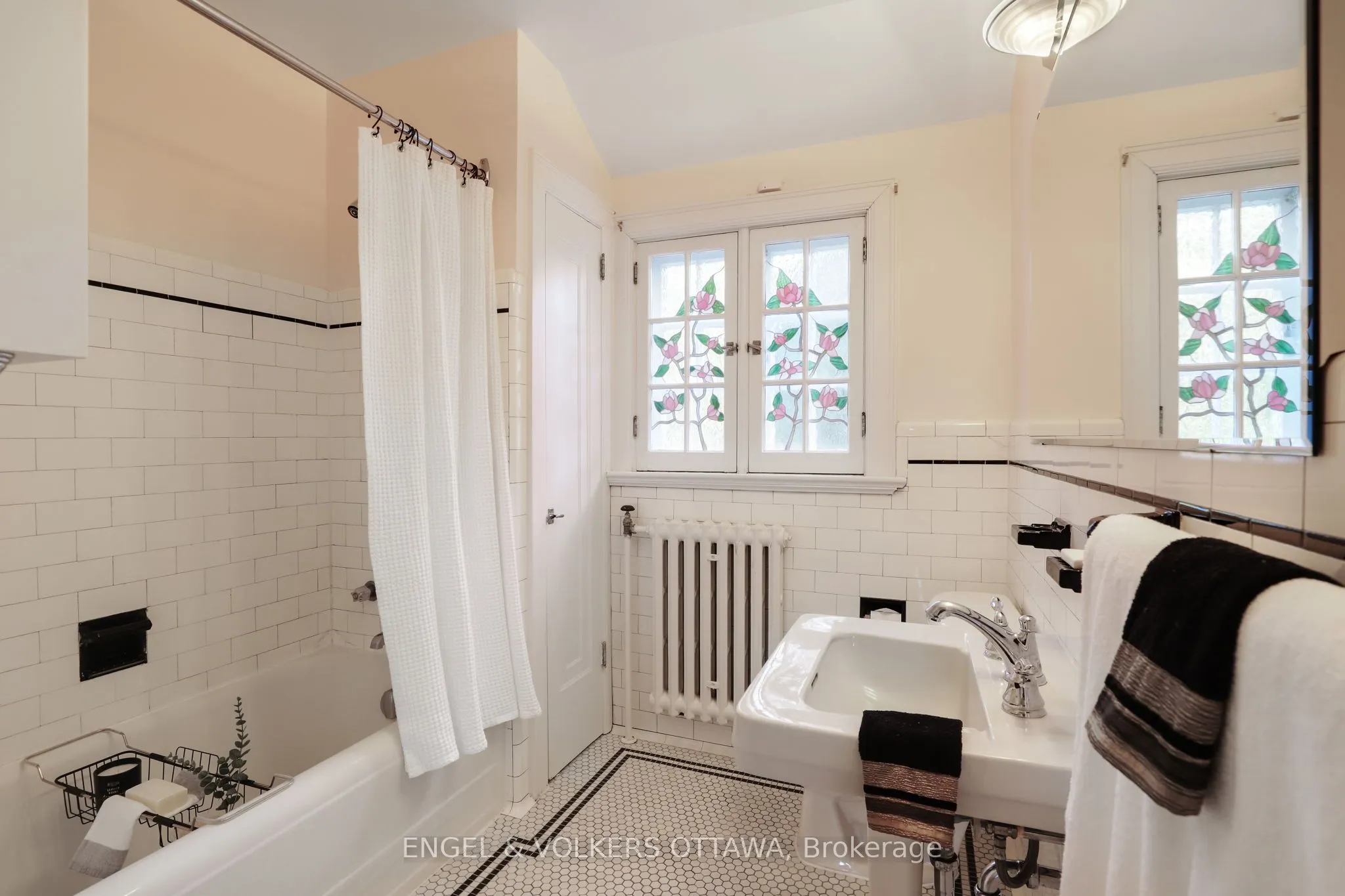 513 Island Park Drive S