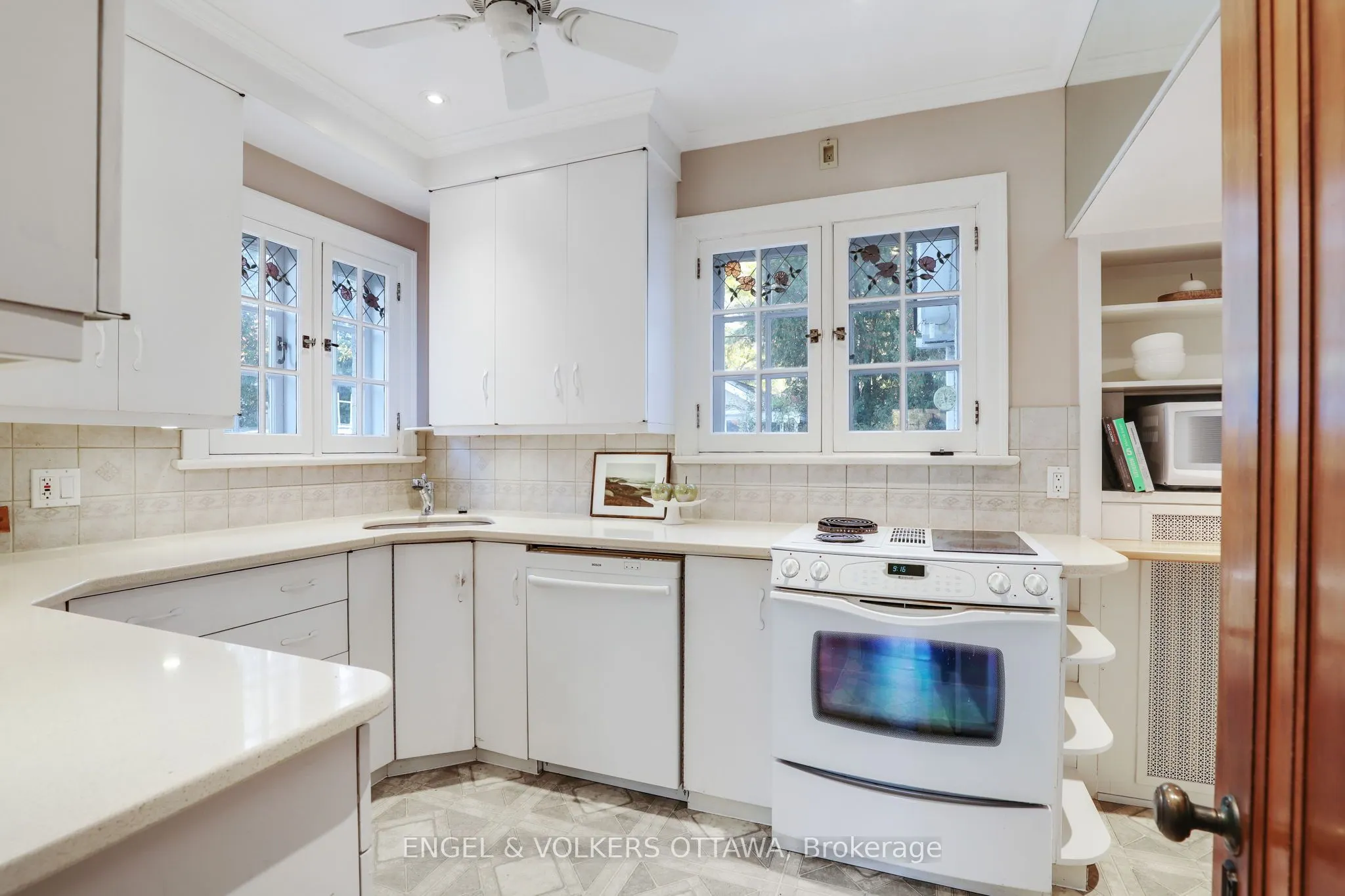 513 Island Park Drive S