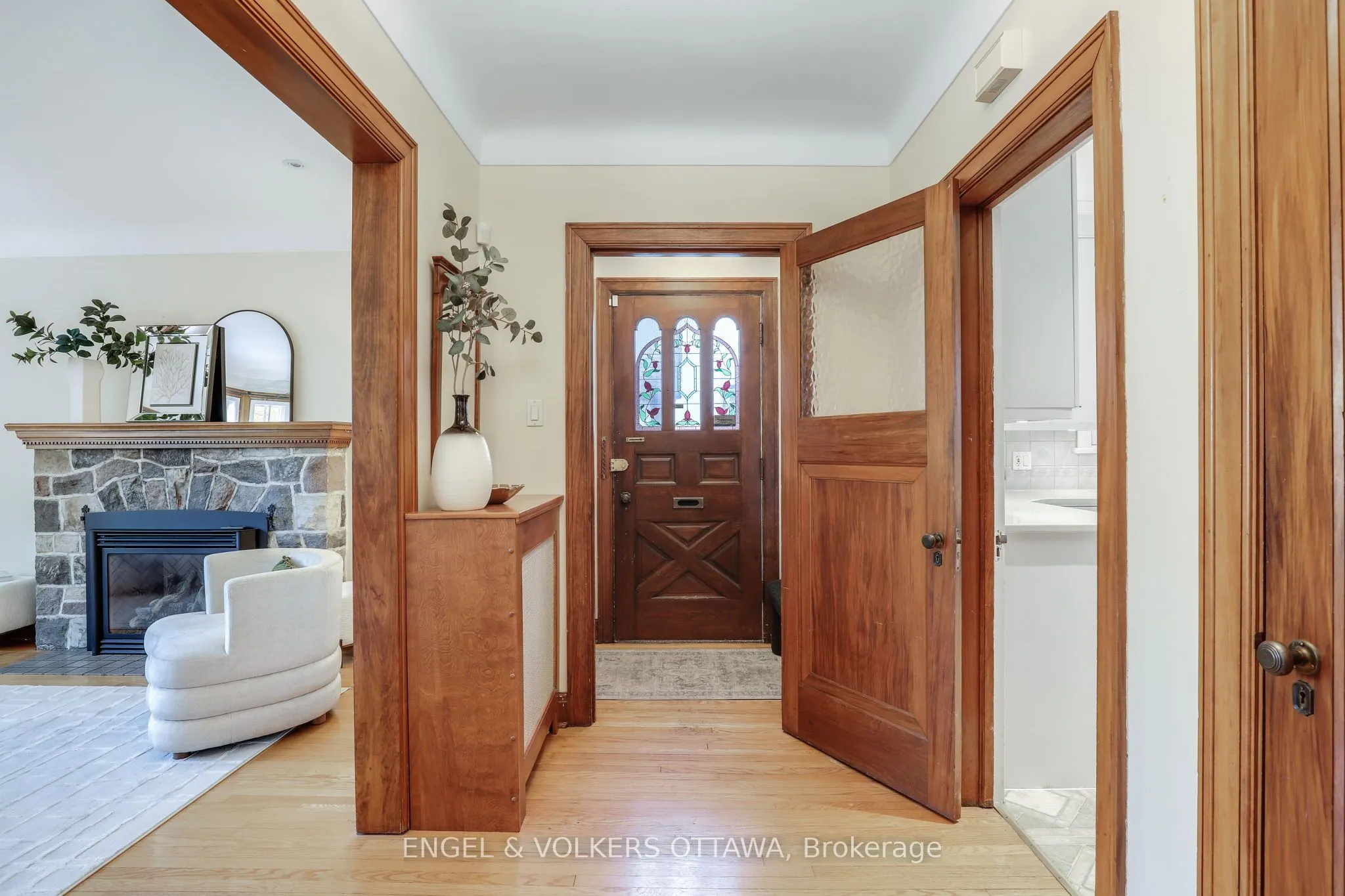 513 Island Park Drive S