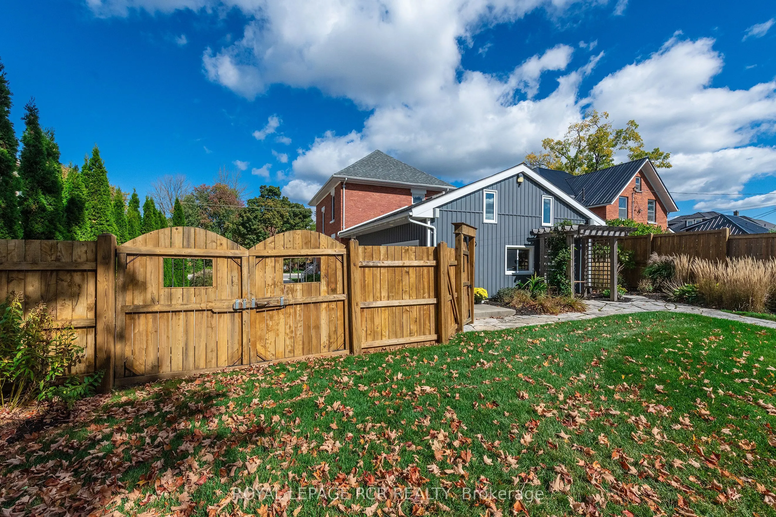 61 Elora Street N, #(Clifford)