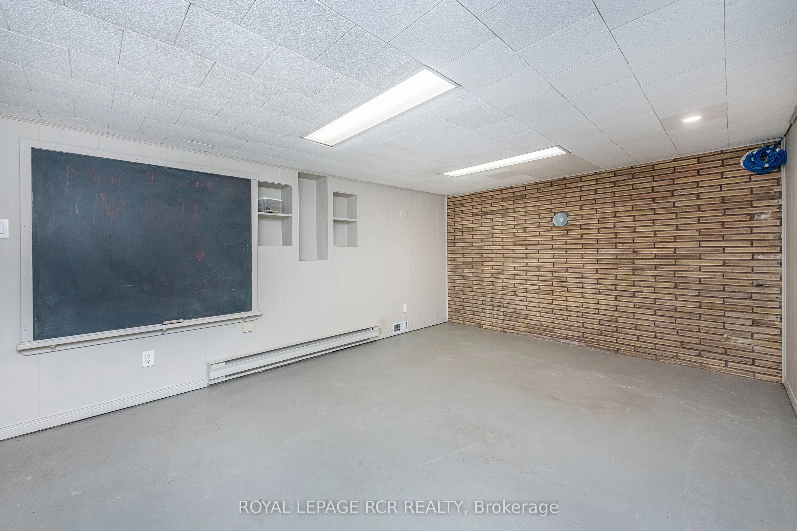 61 Elora Street N, #(Clifford)