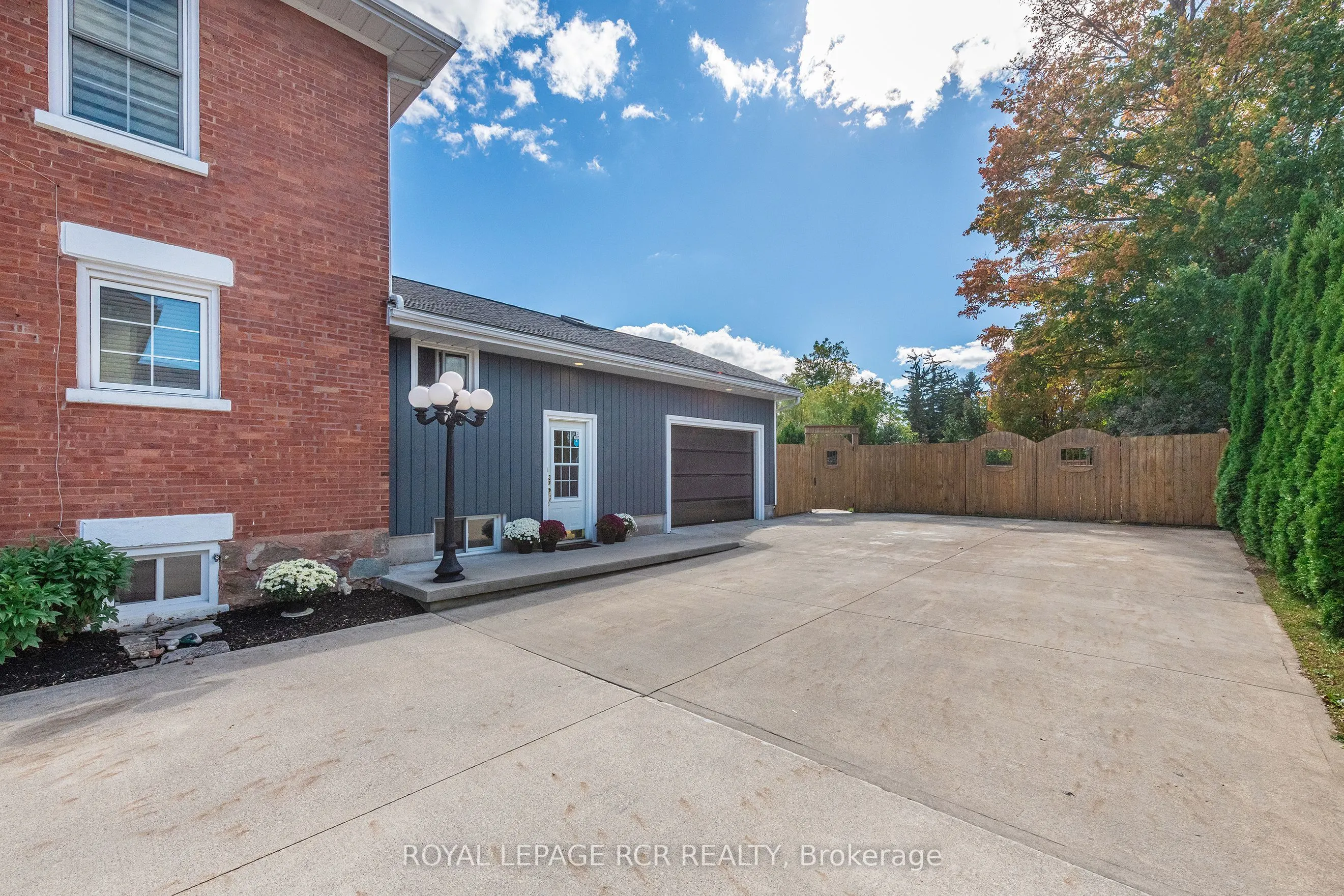 61 Elora Street N, #(Clifford)