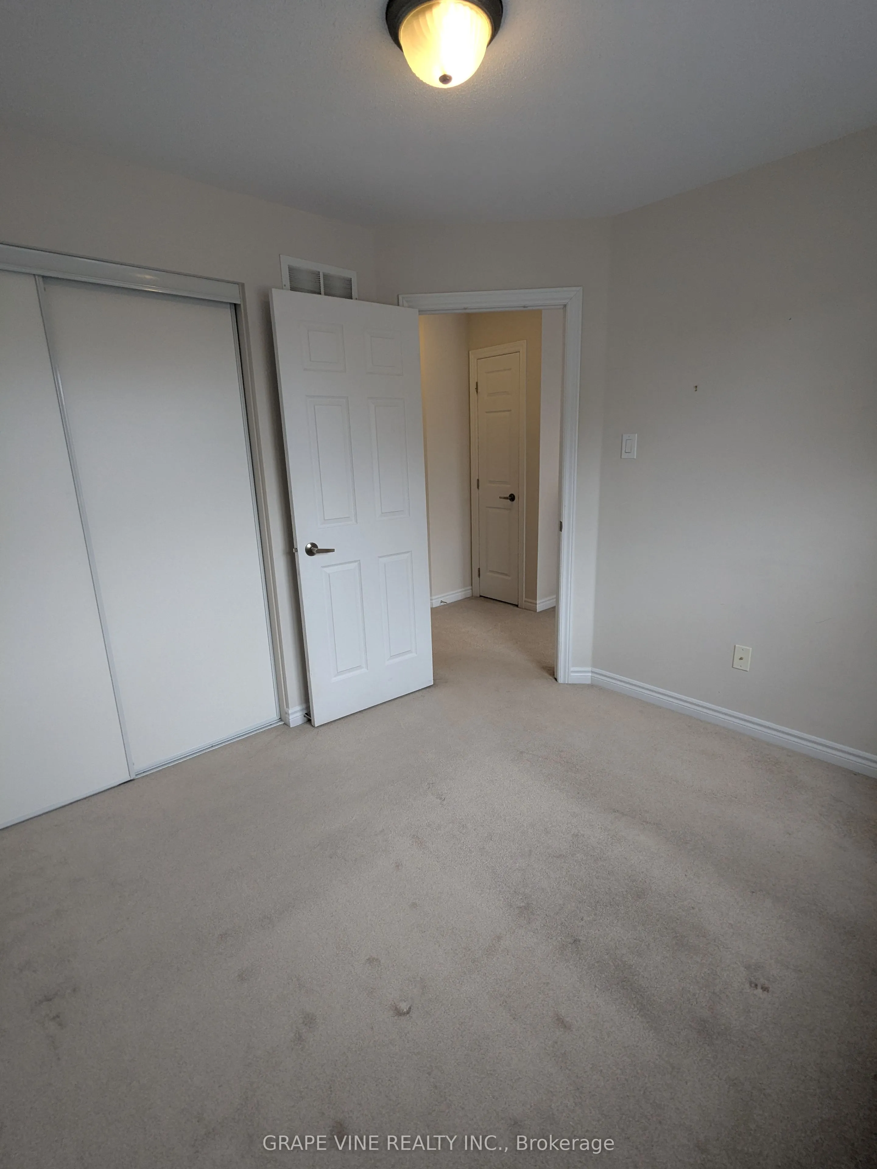 582 Meadowcreek Circle