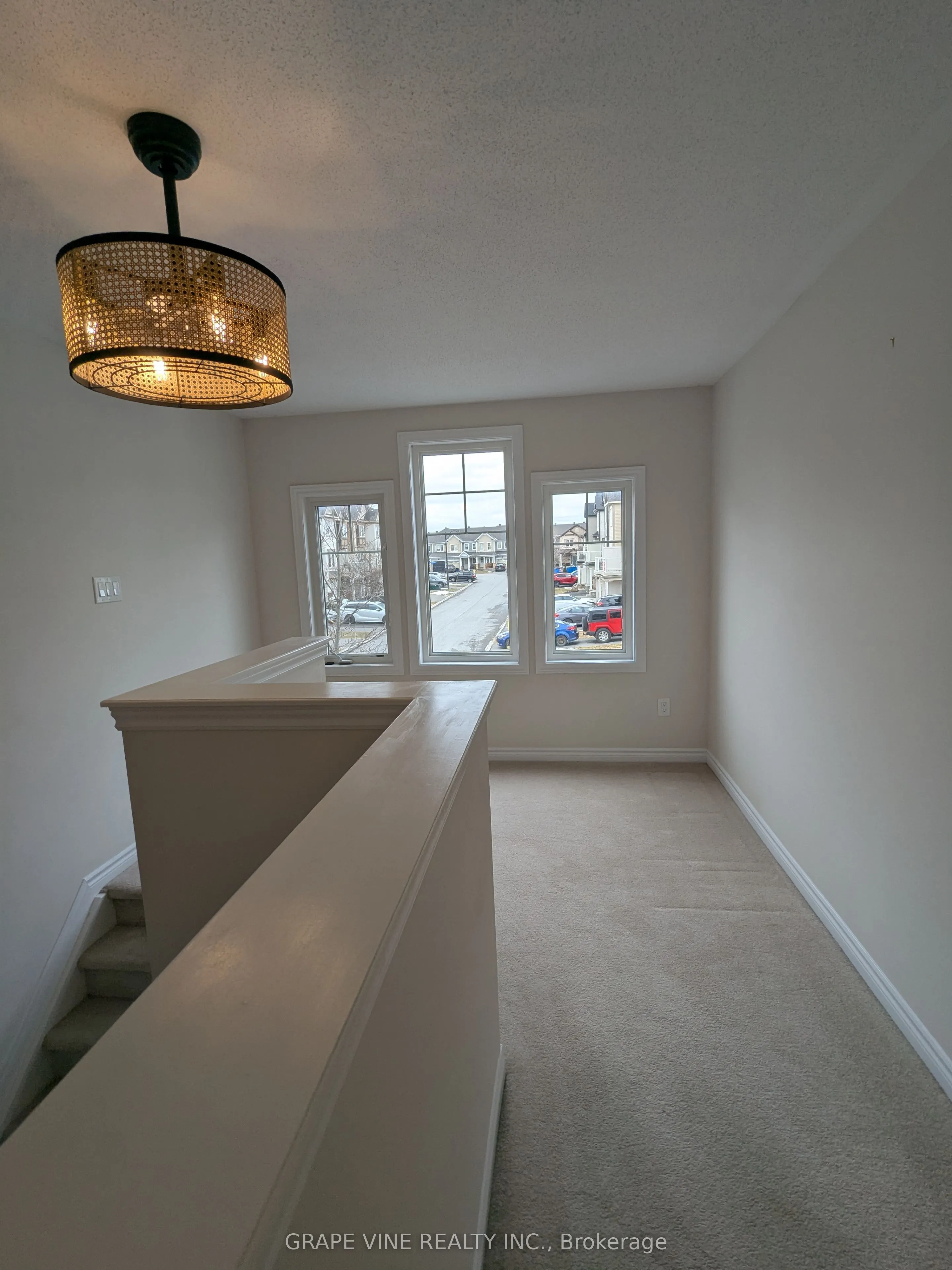 582 Meadowcreek Circle