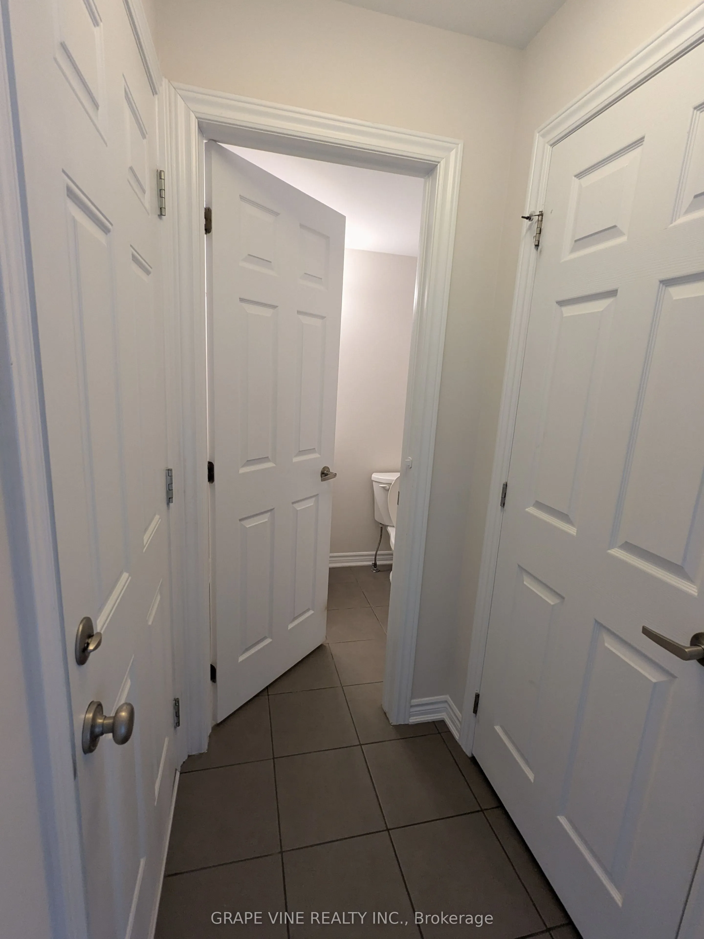 582 Meadowcreek Circle