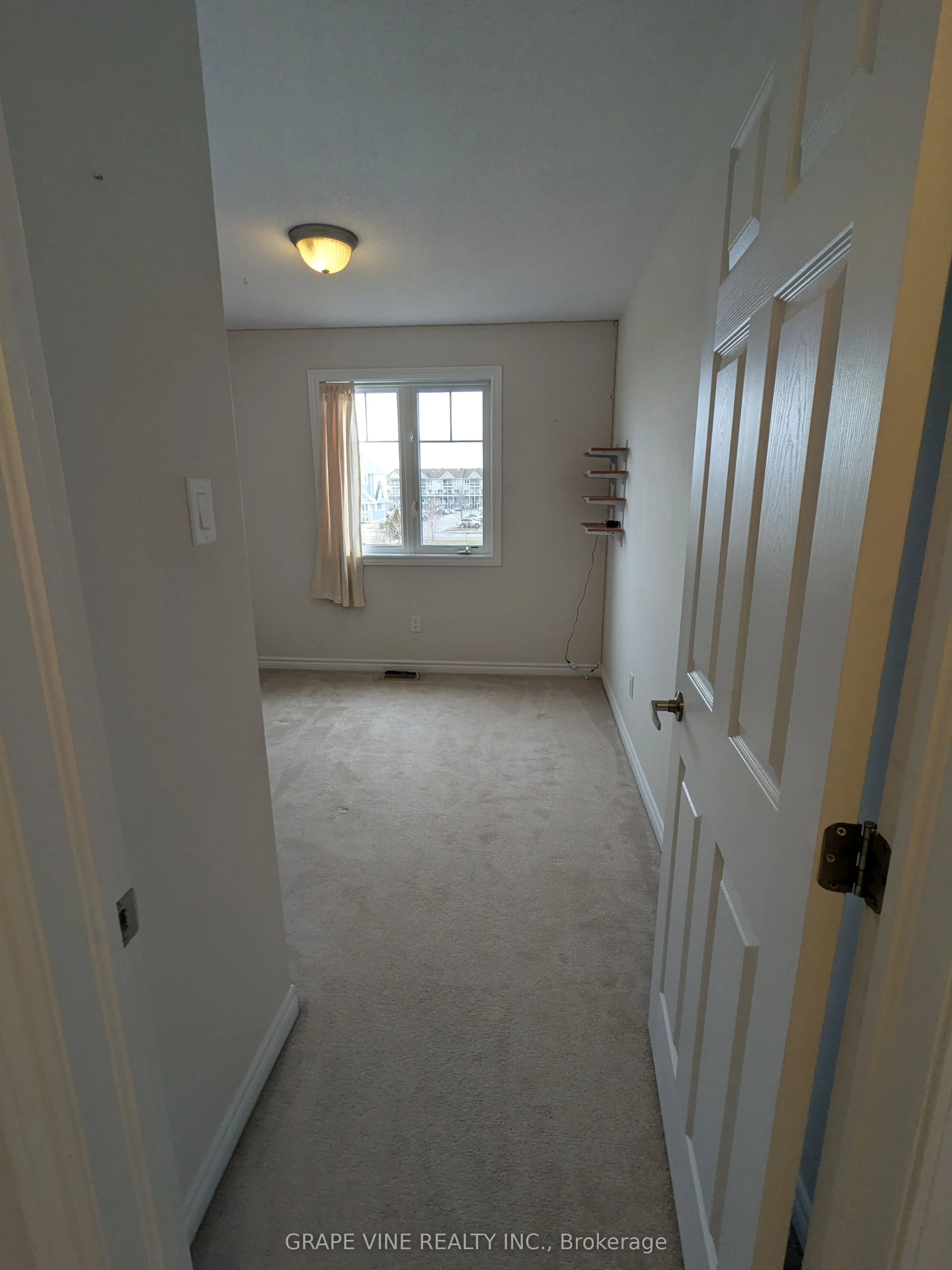 582 Meadowcreek Circle