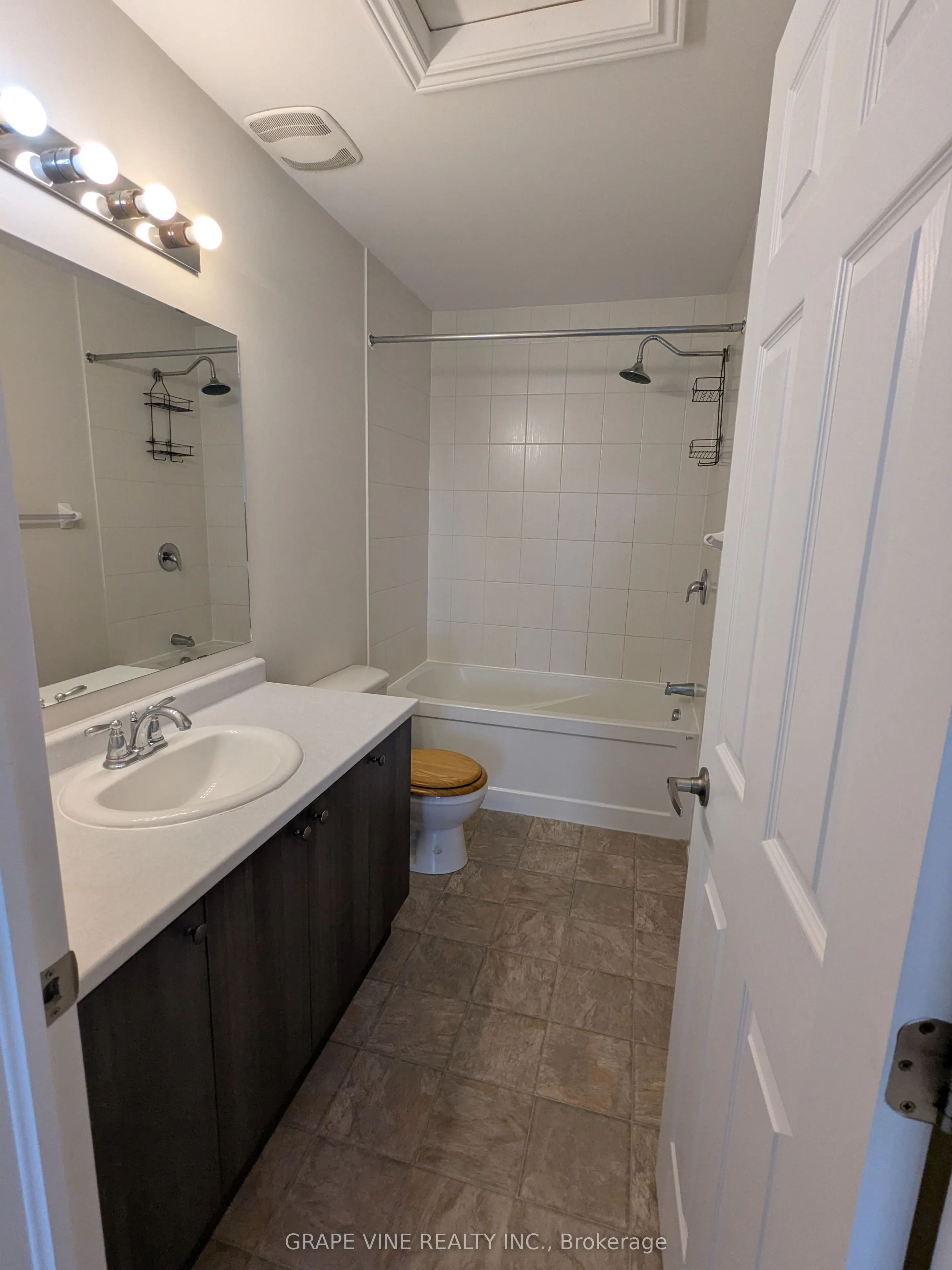 582 Meadowcreek Circle