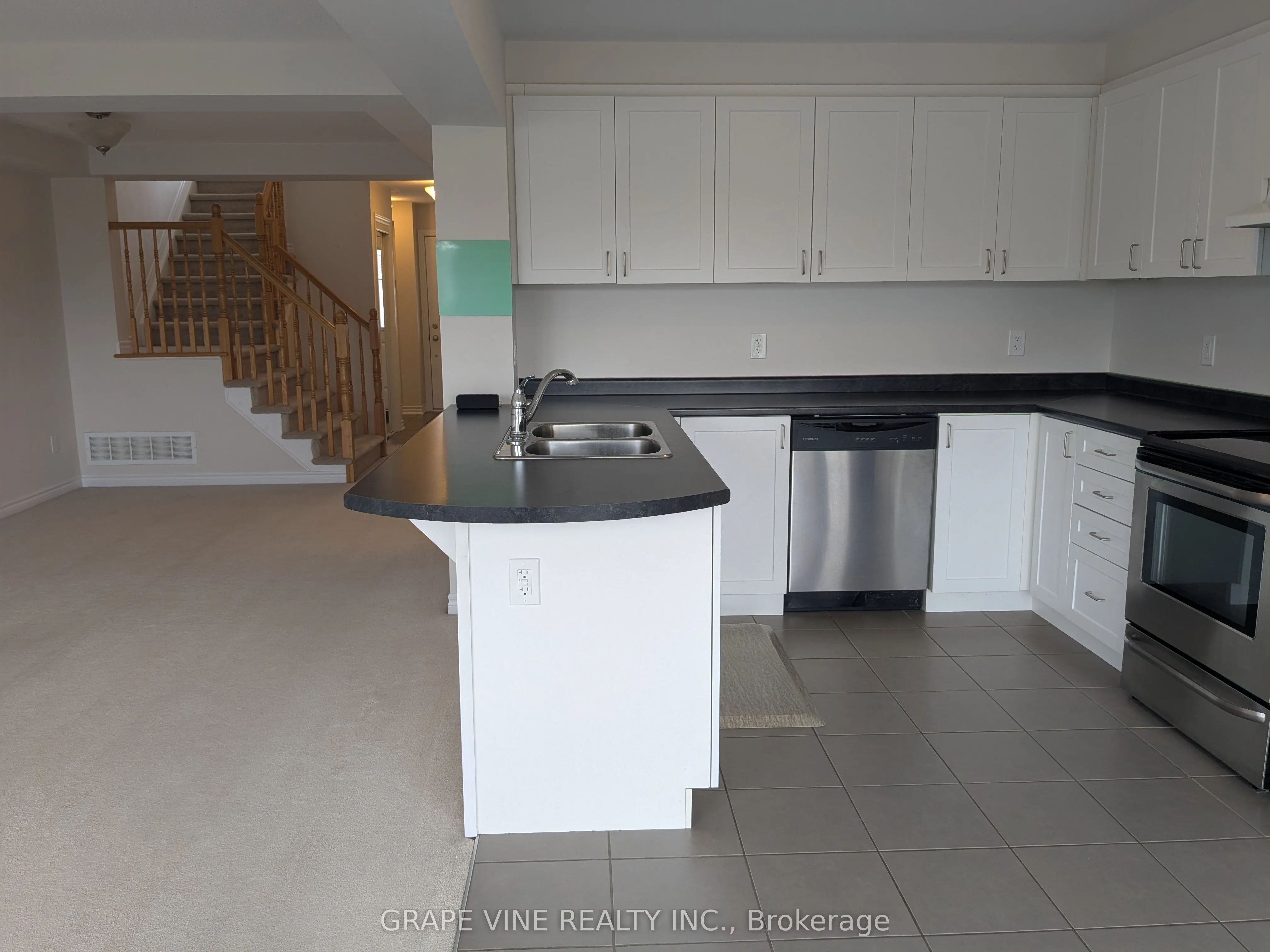 582 Meadowcreek Circle