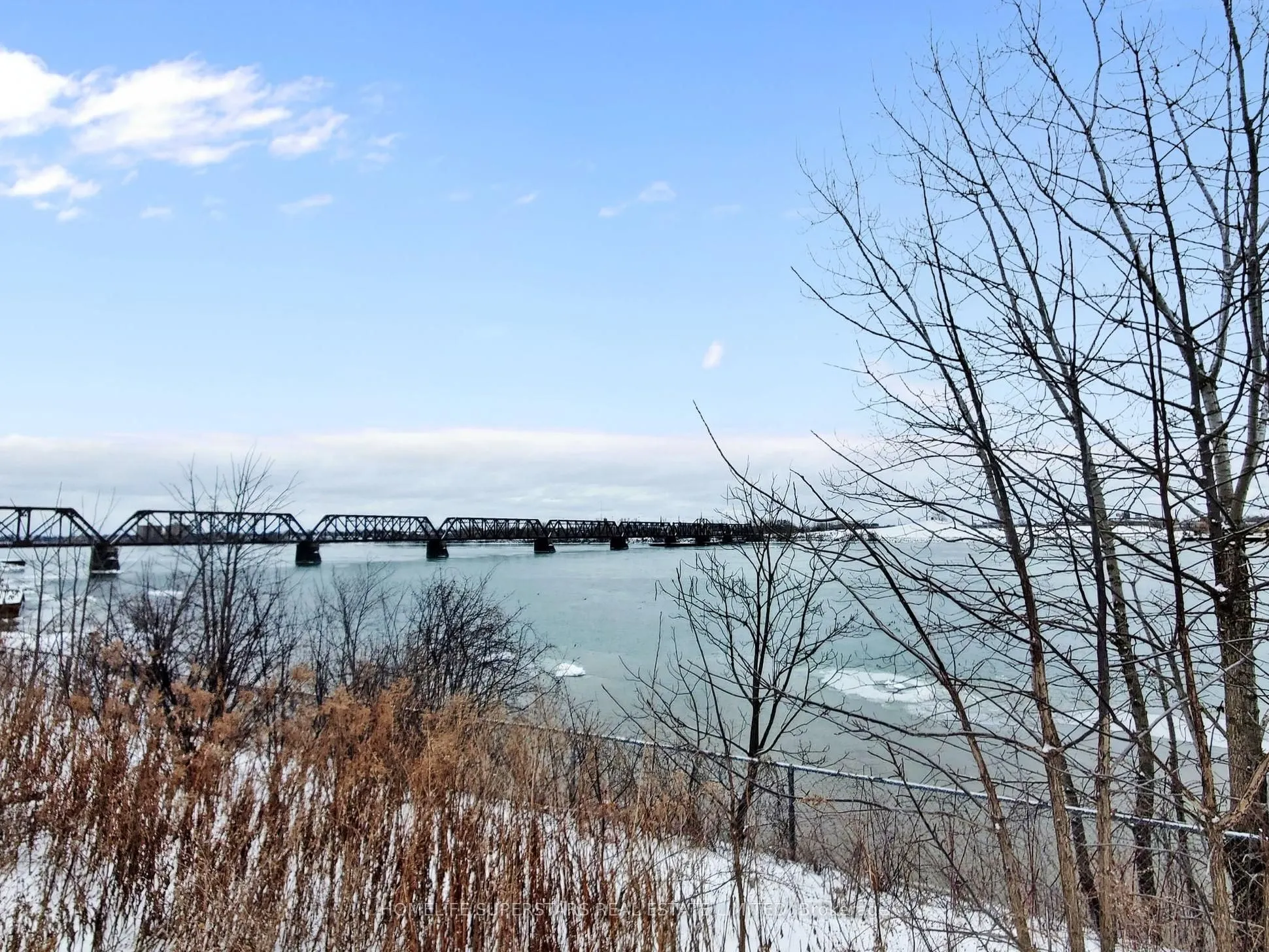 535 NIAGARA Boulevard