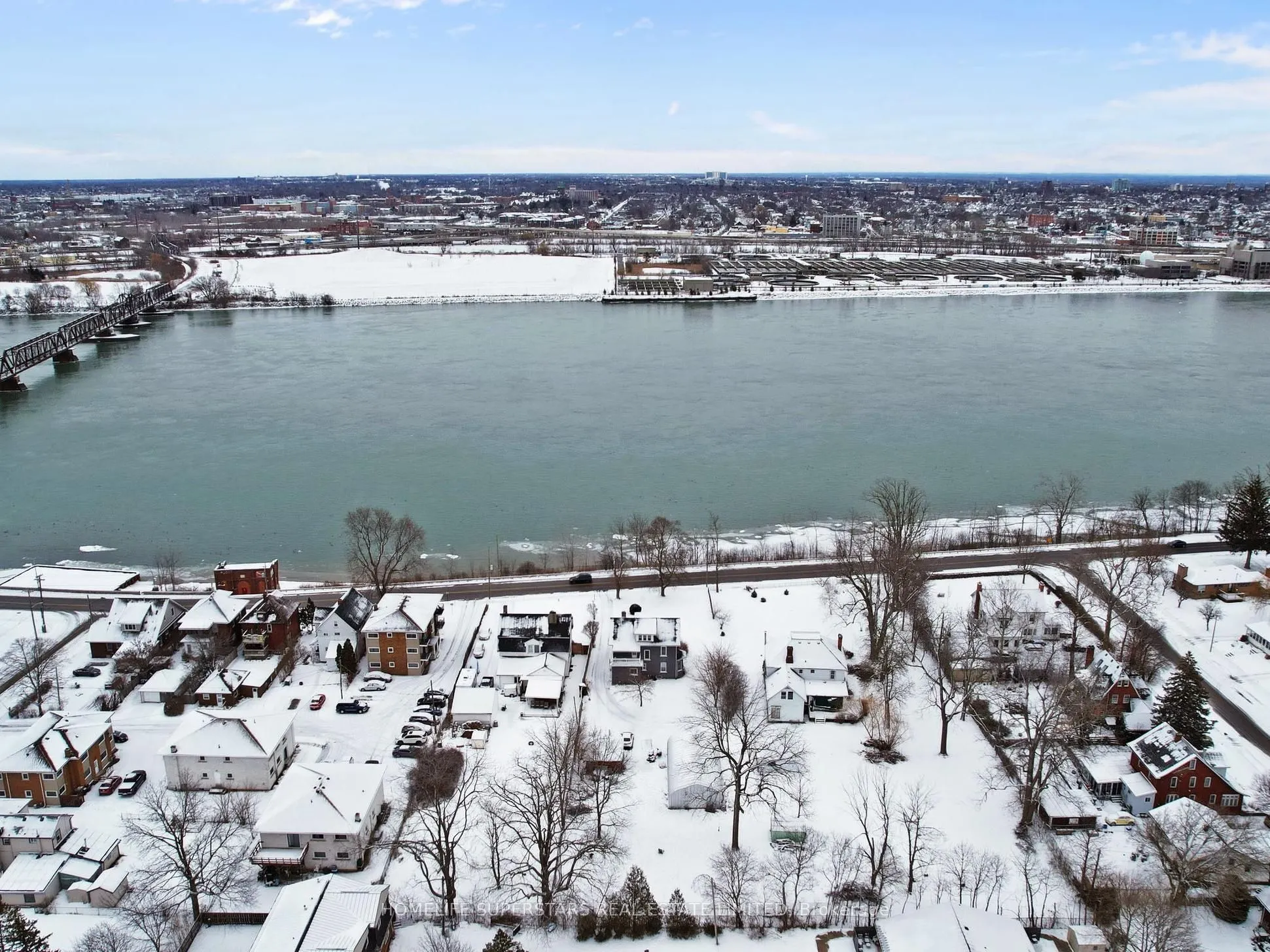 535 NIAGARA Boulevard