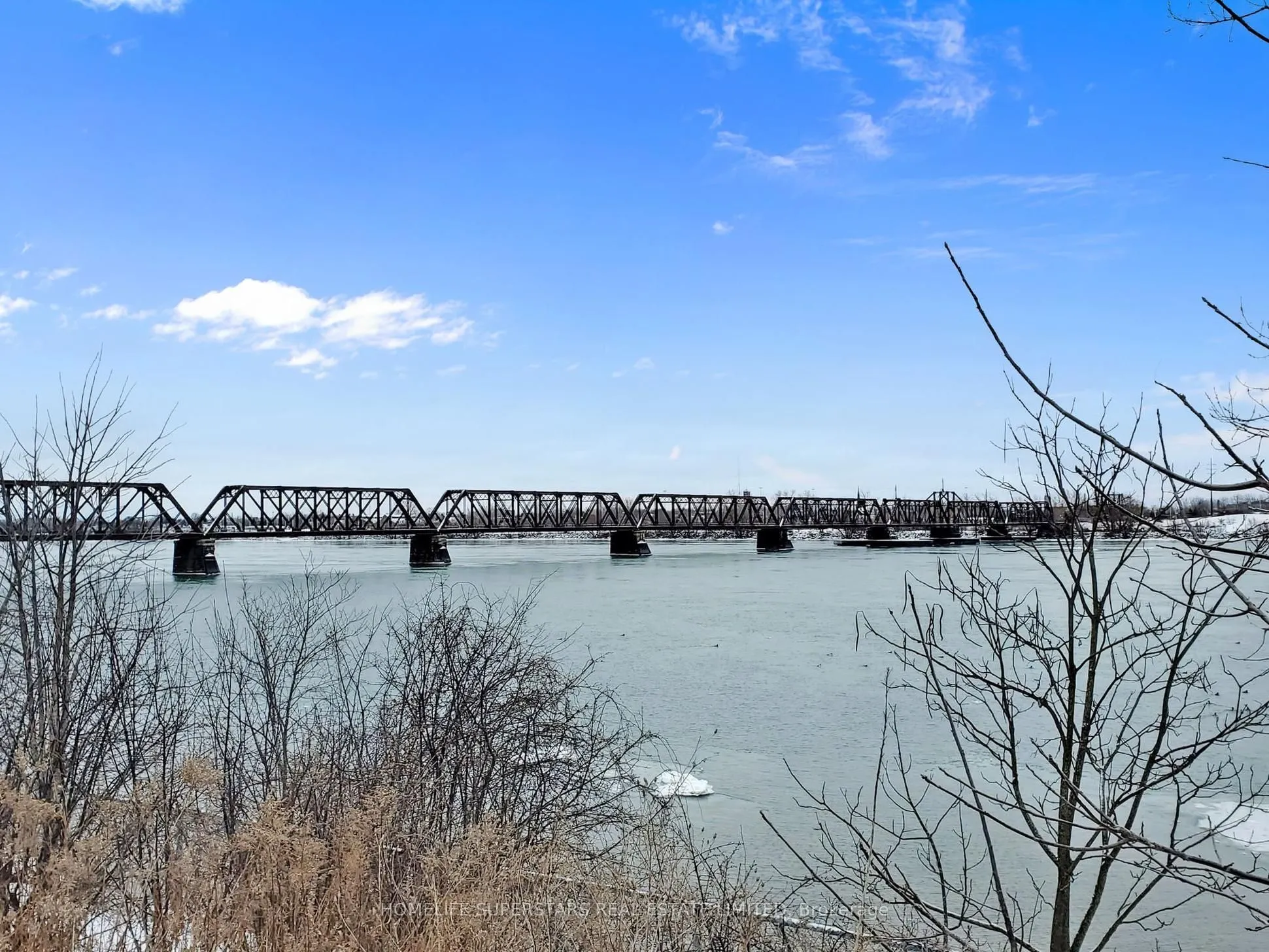 535 NIAGARA Boulevard