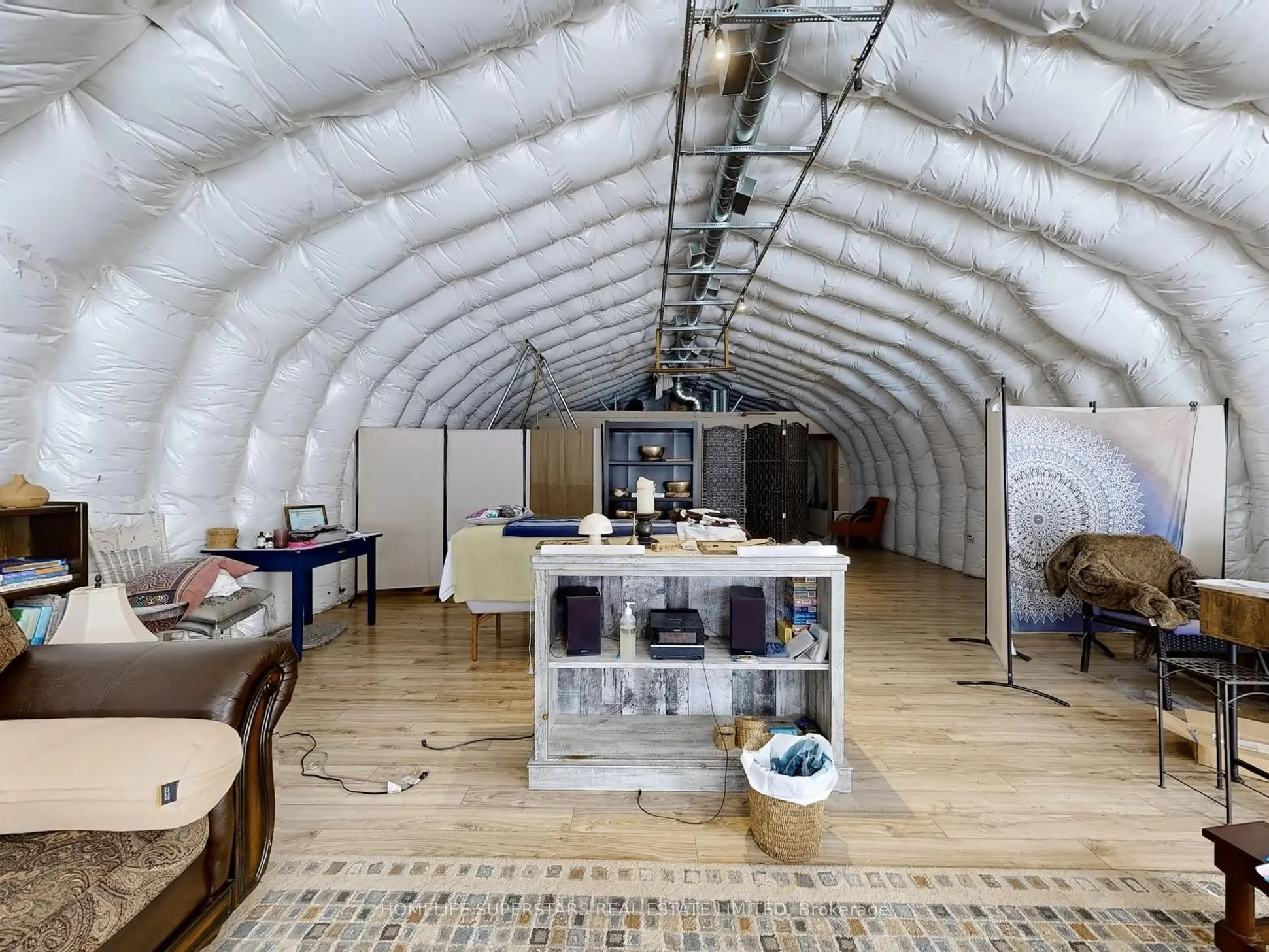 535 NIAGARA Boulevard