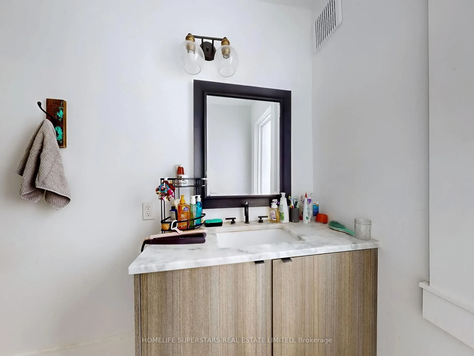 535 NIAGARA Boulevard