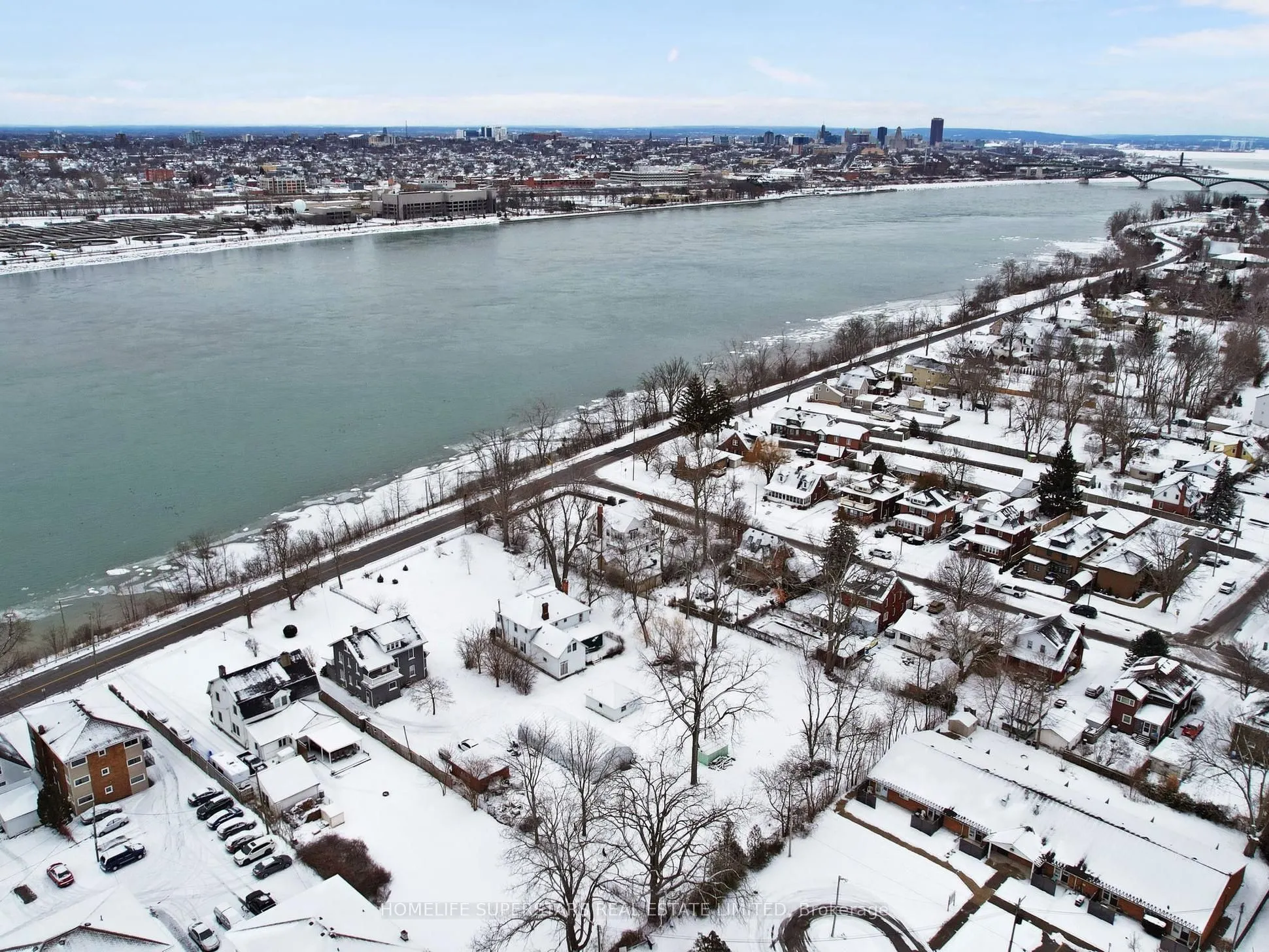 535 NIAGARA Boulevard