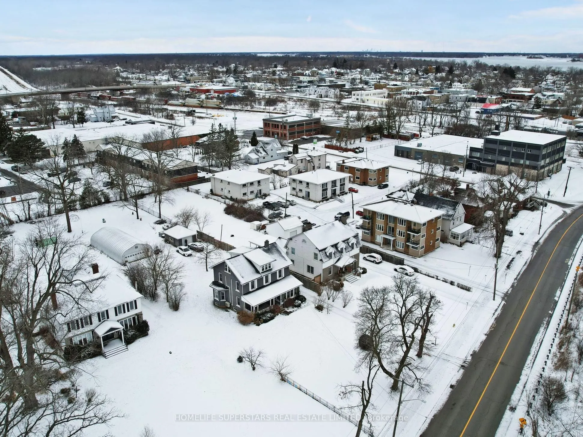 535 NIAGARA Boulevard