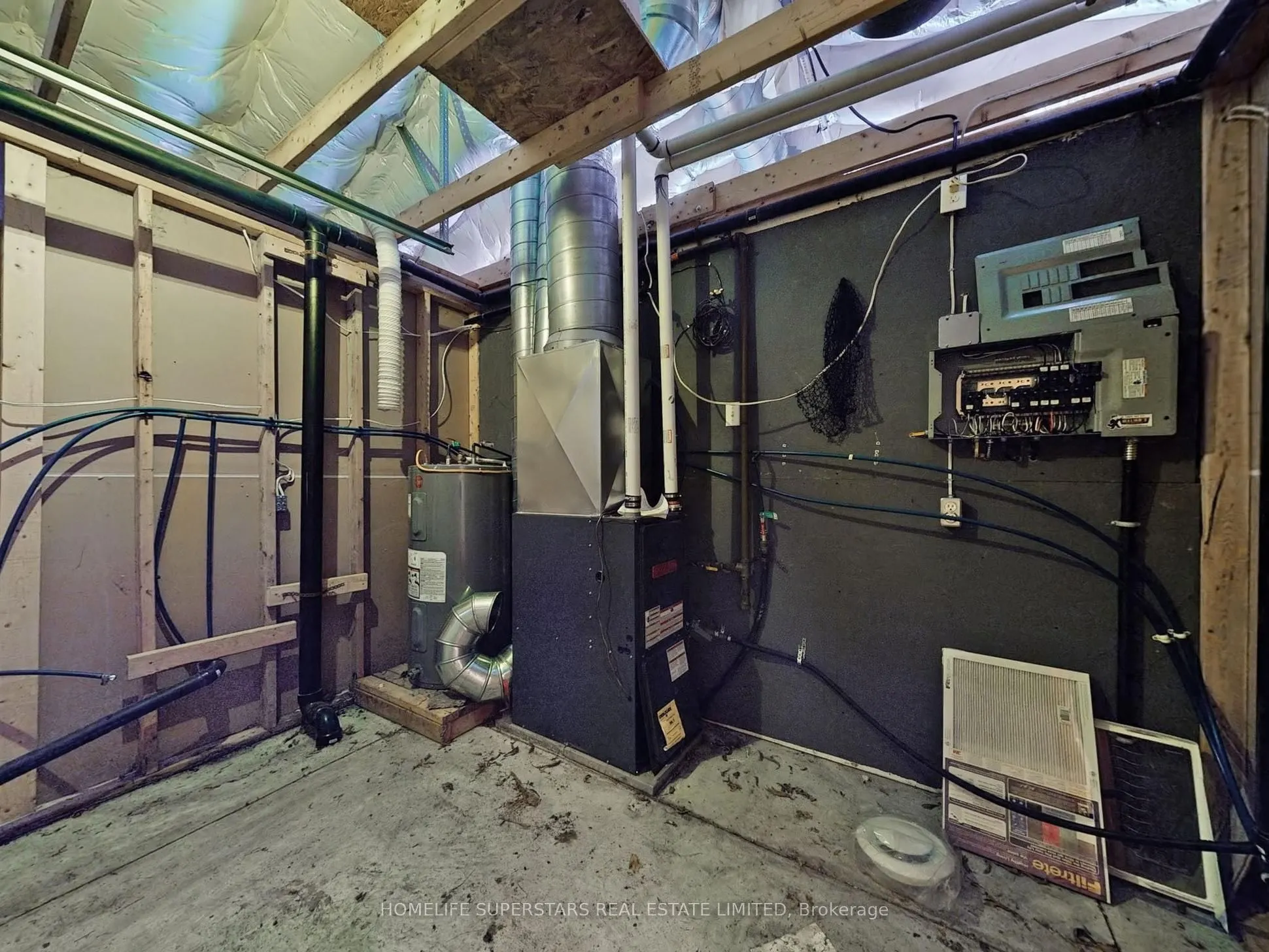 535 NIAGARA Boulevard