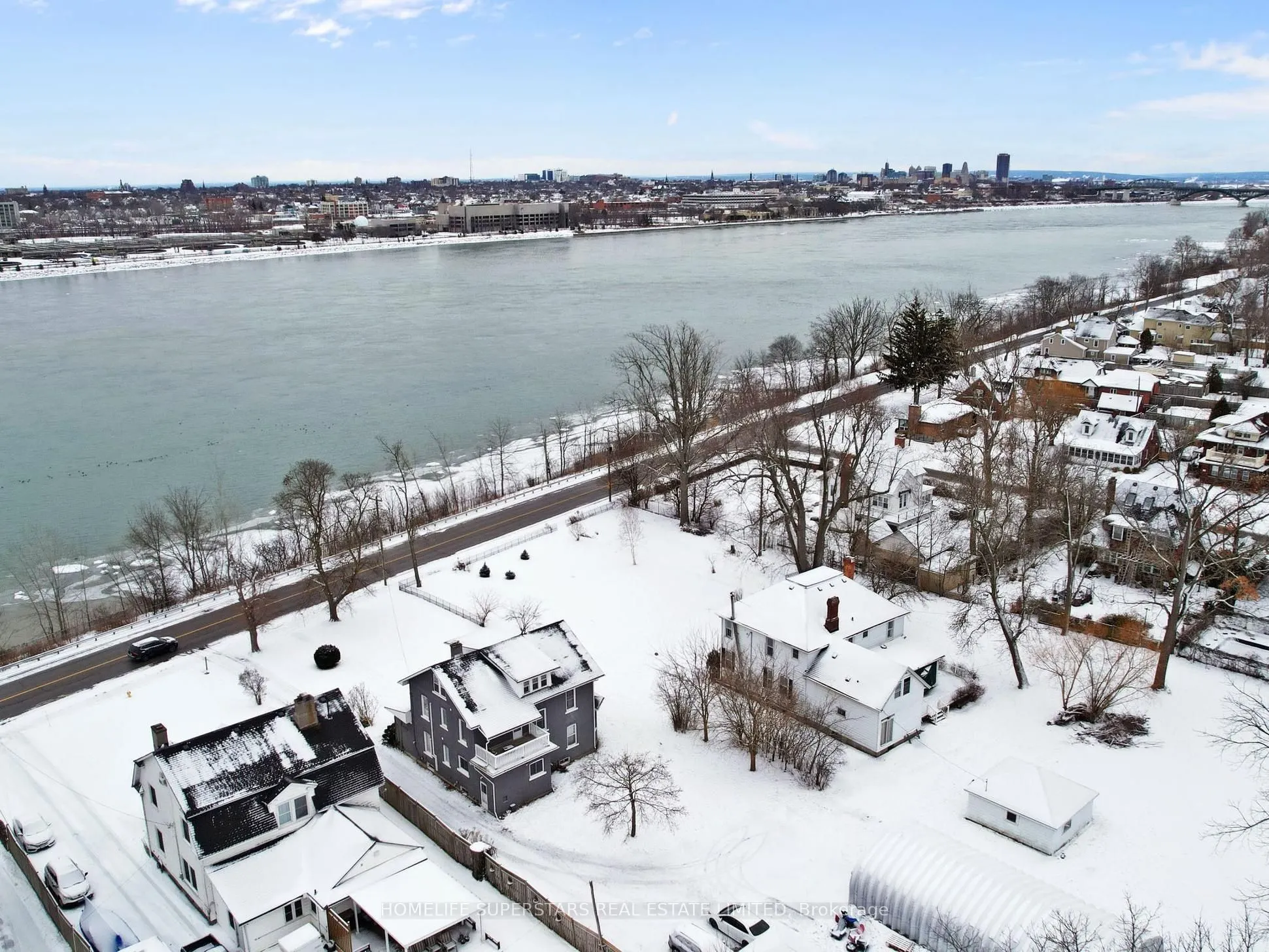 535 NIAGARA Boulevard