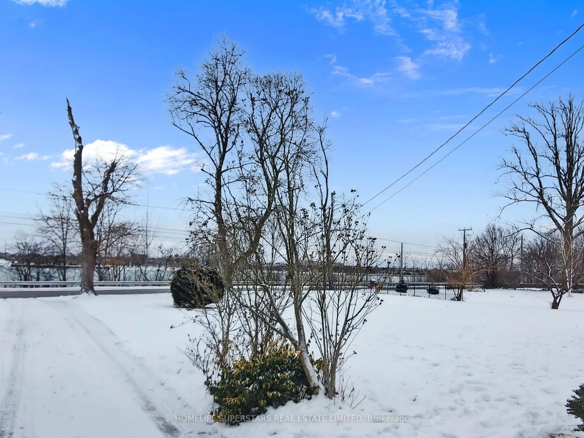 535 NIAGARA Boulevard