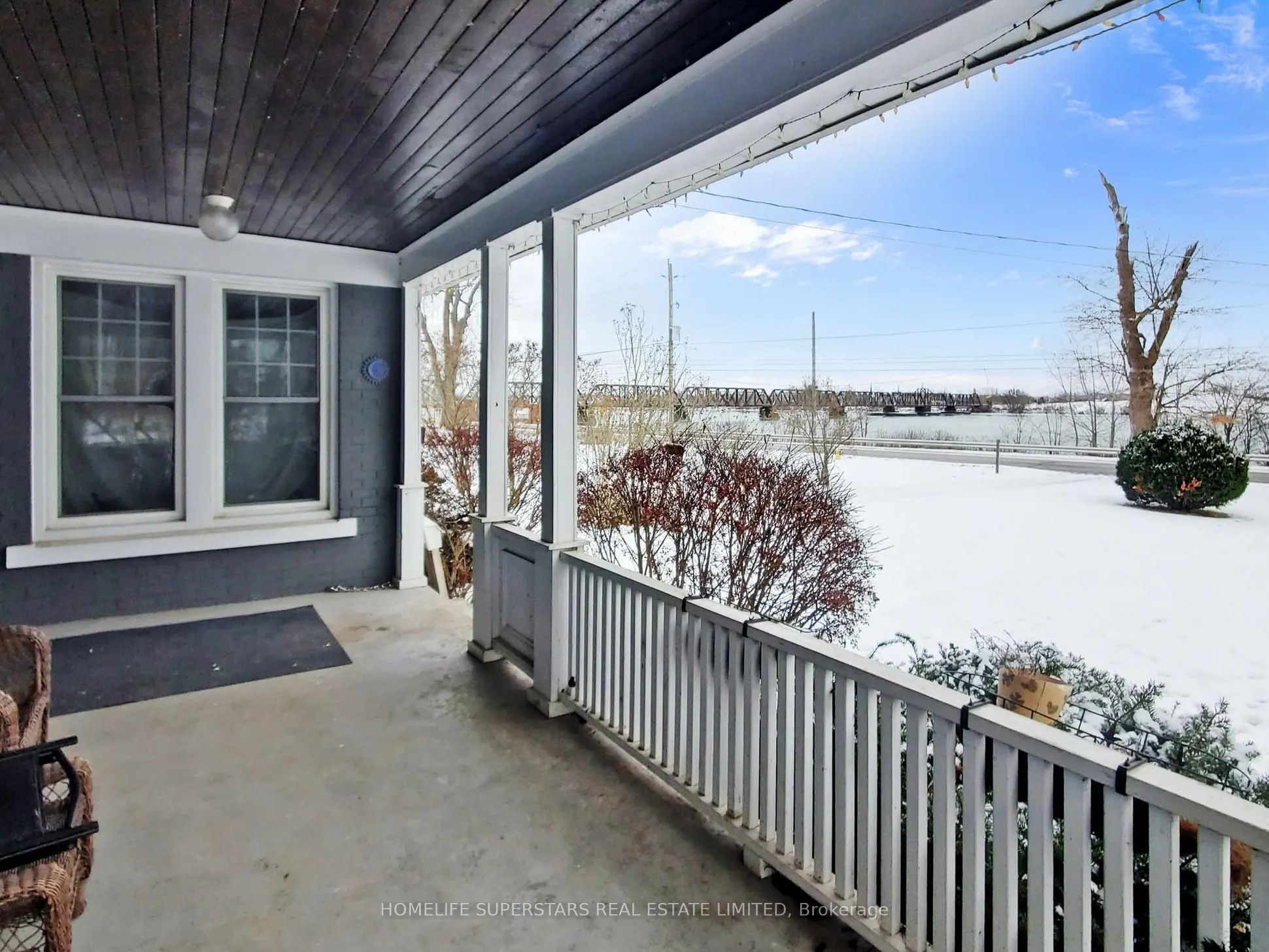 535 NIAGARA Boulevard