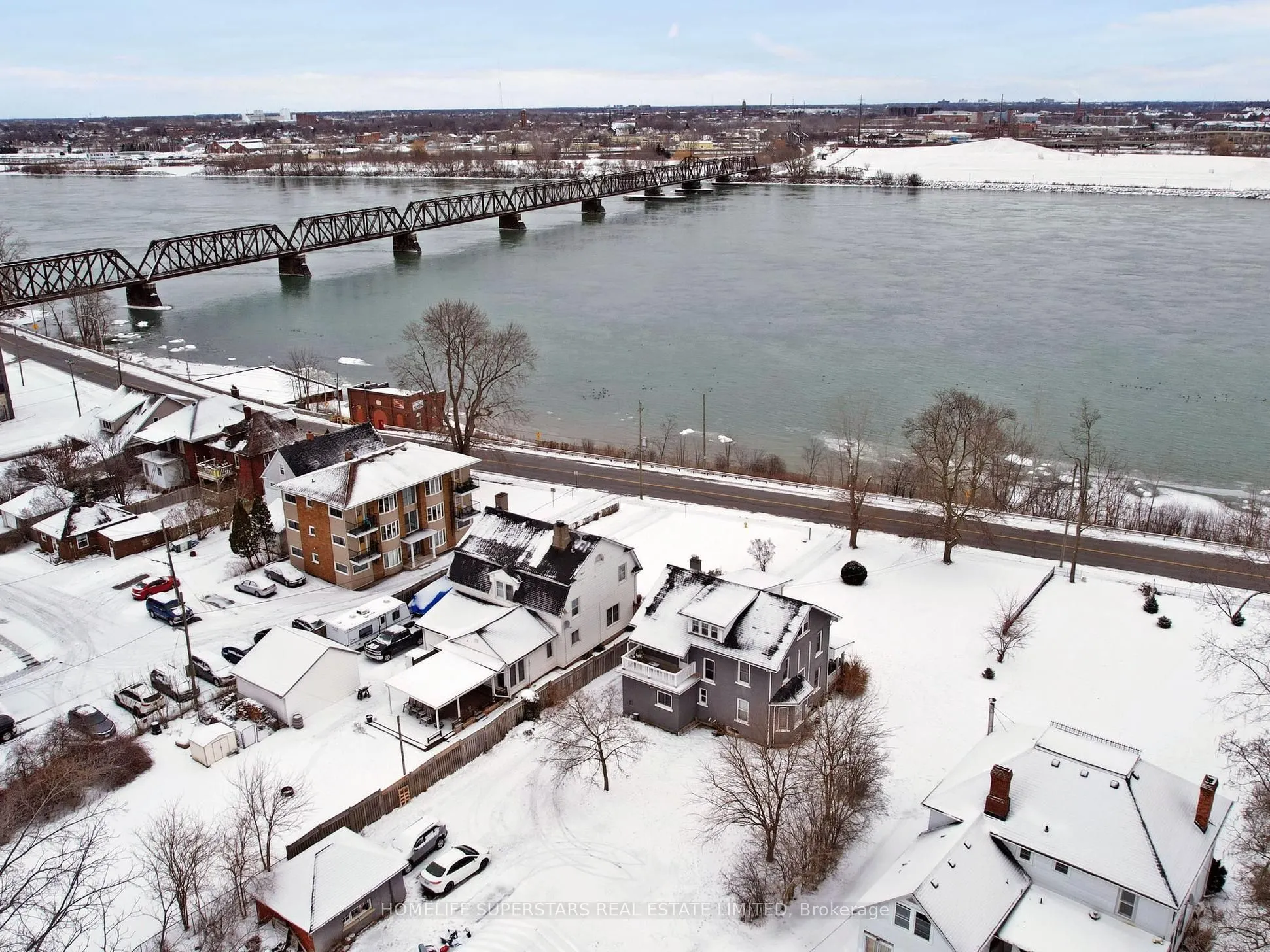 535 NIAGARA Boulevard