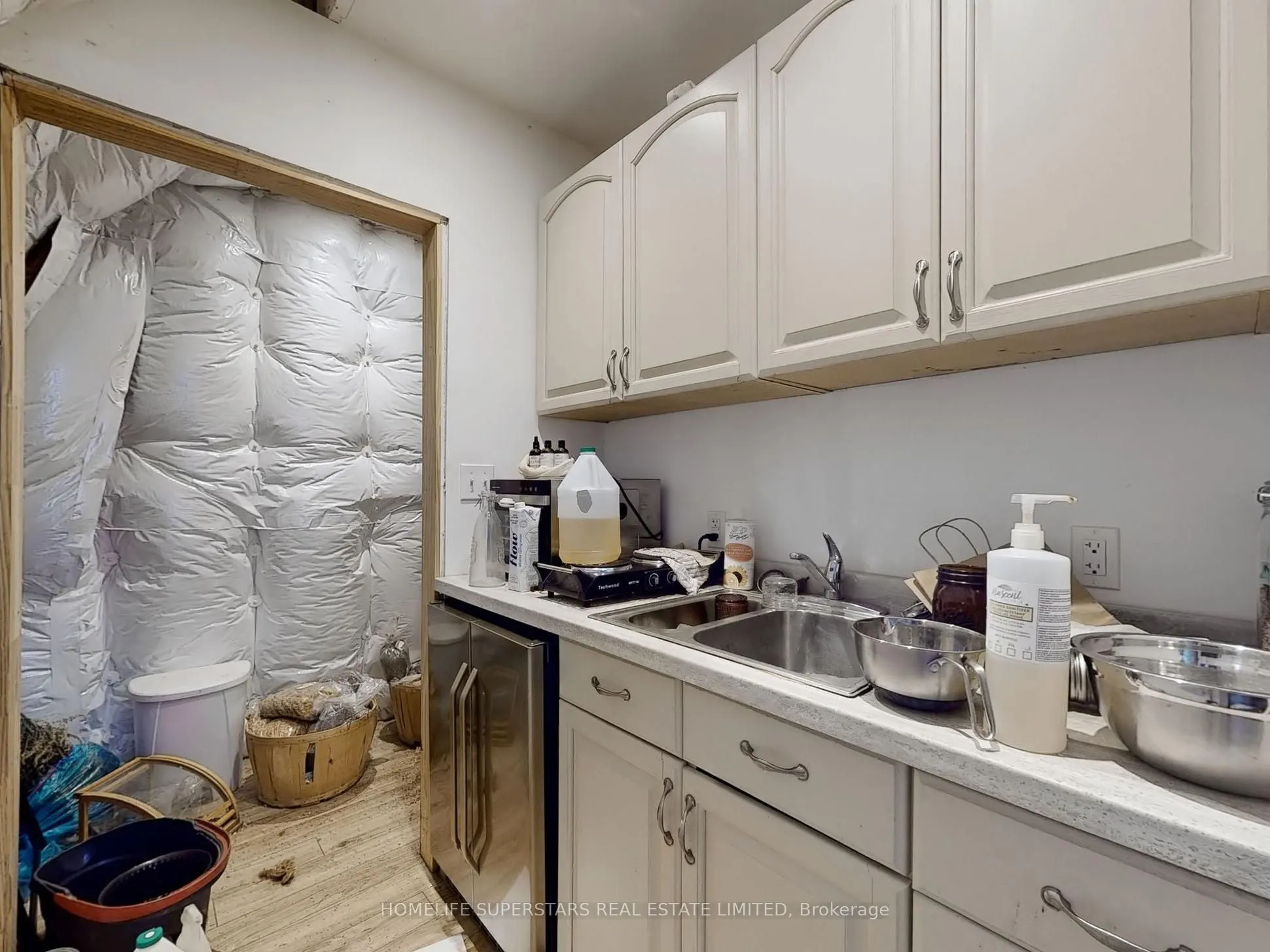 535 NIAGARA Boulevard